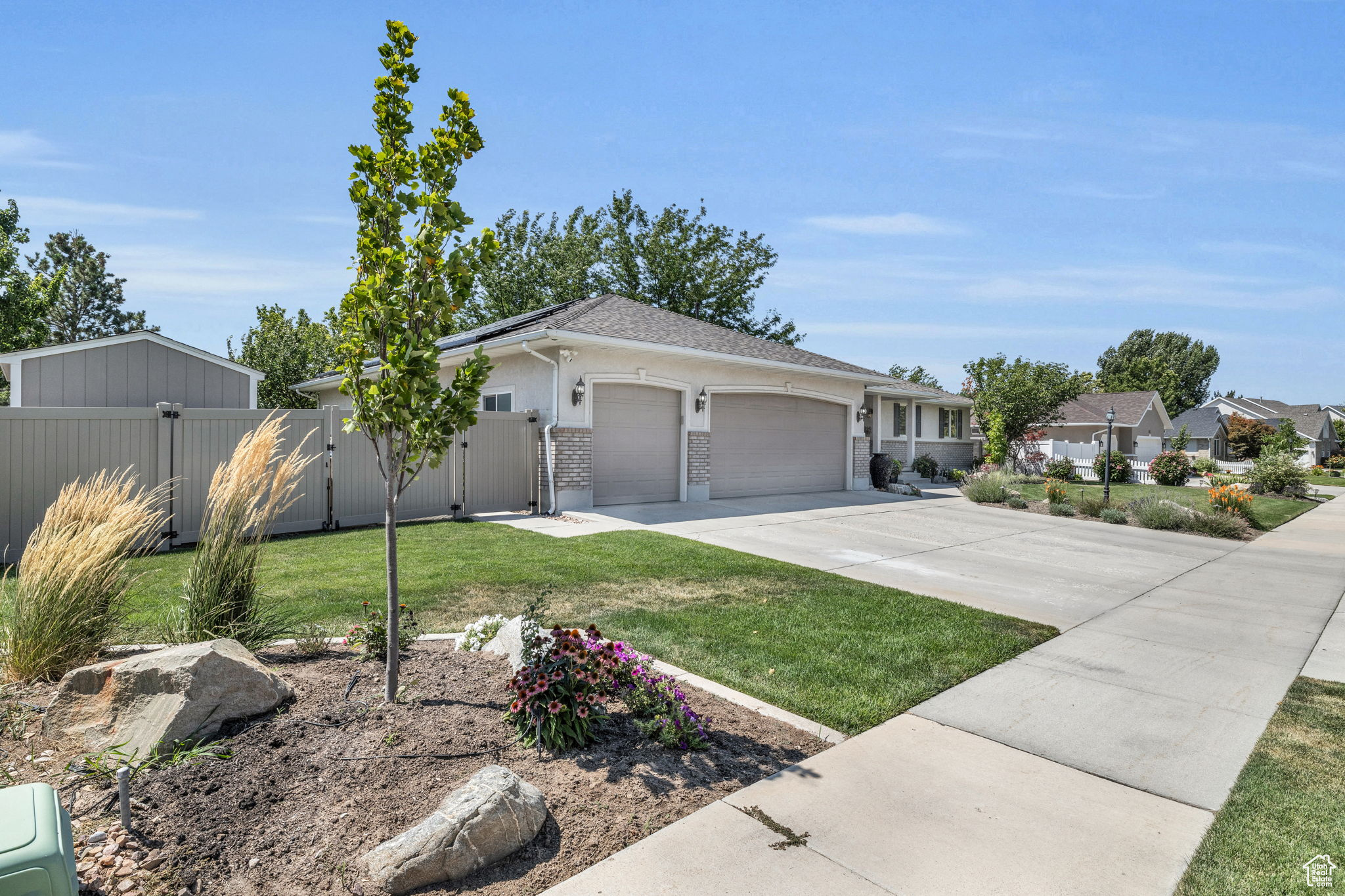 692 E Golden Pheasant Dr, Draper, Utah image 3