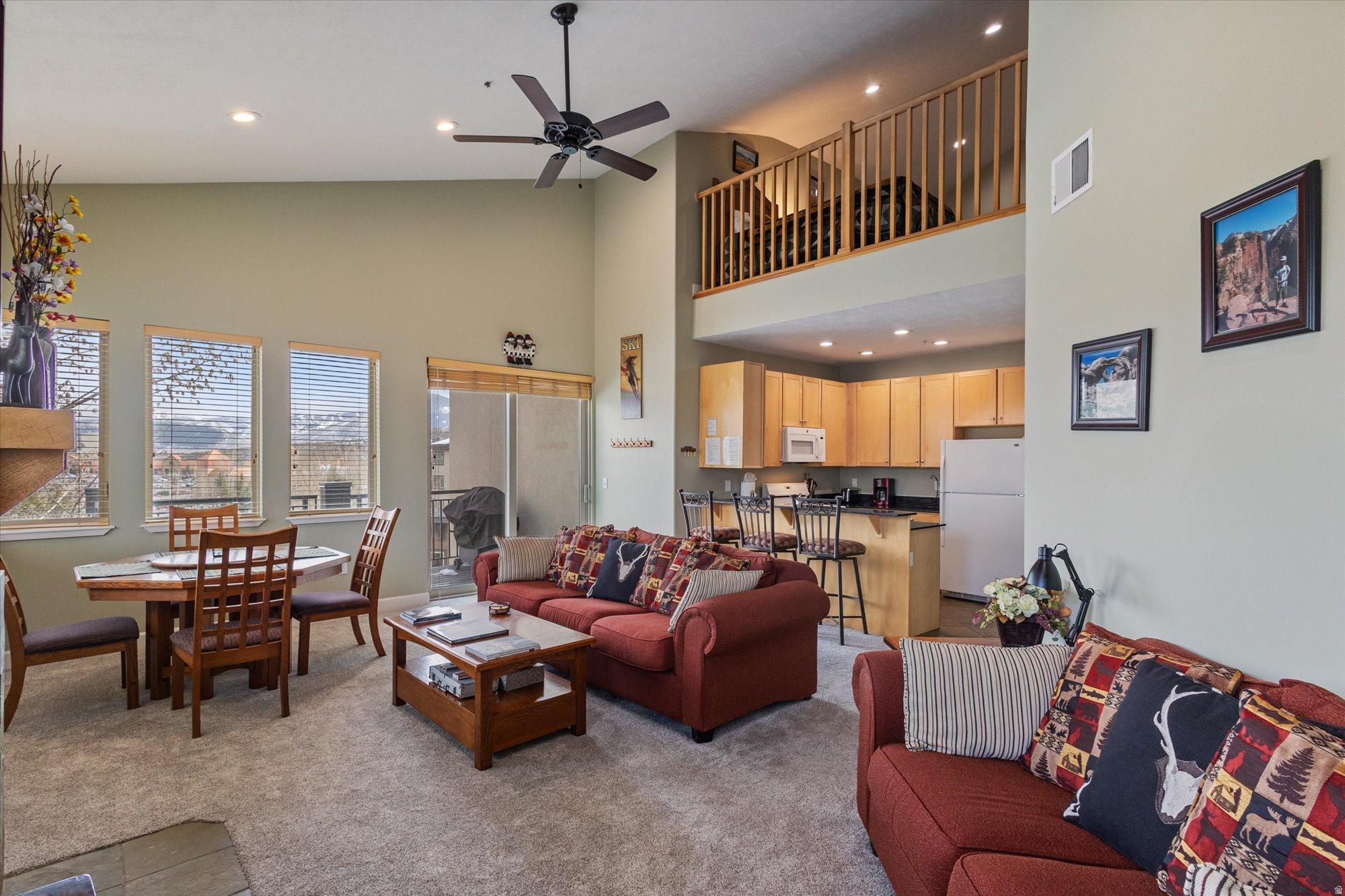 CRESTVIEW CONDOMINIUM PHASE 1 - Residential