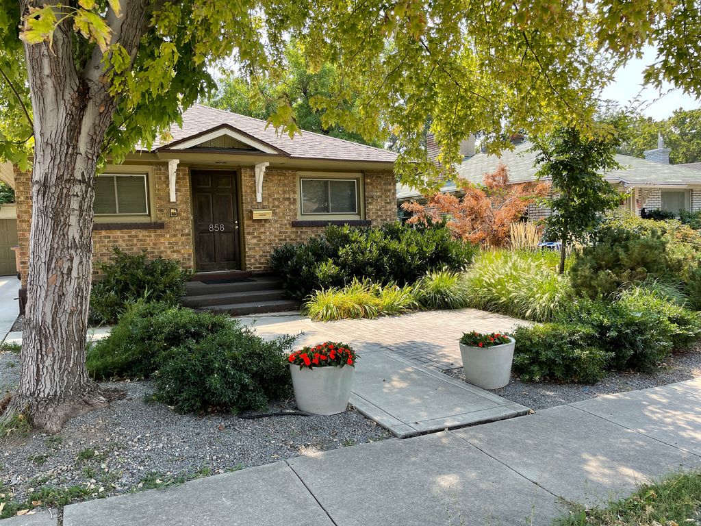 Photo of 858 E ELM AVE, Salt Lake City, UT 84106 (MLS # 2146477)