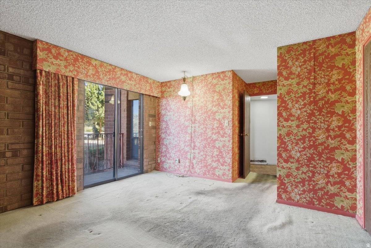 TOWER HILL CONDOMINIUM - Residential