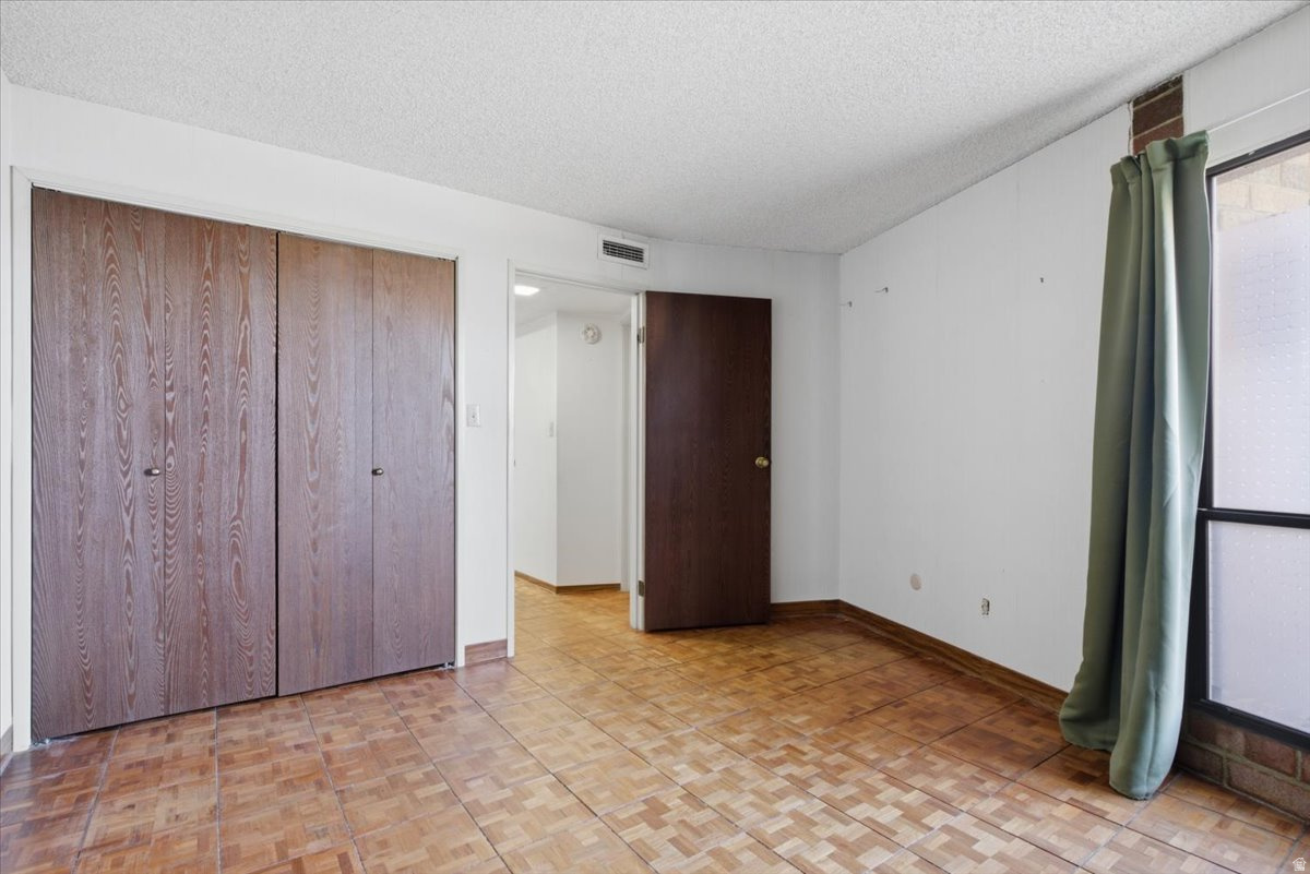 TOWER HILL CONDOMINIUM - Residential