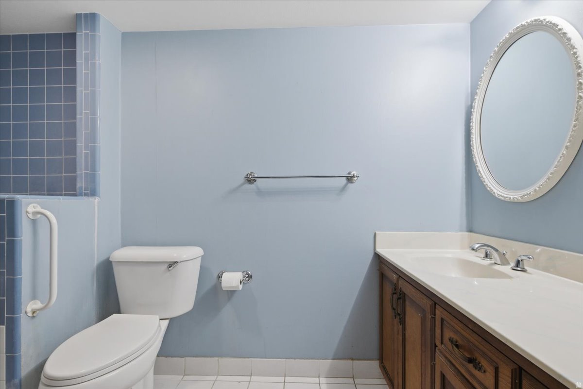 TOWER HILL CONDOMINIUM - Residential
