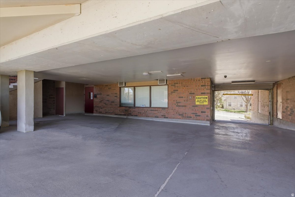 TOWER HILL CONDOMINIUM - Residential