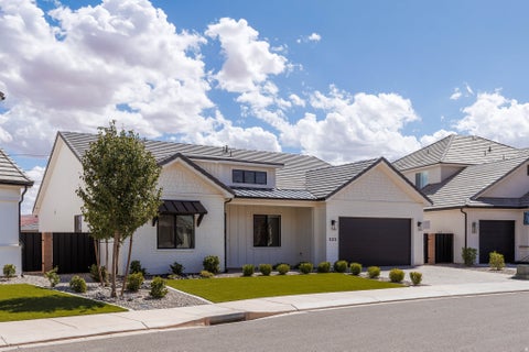Photo of 323 S WATER COURSE DR., Washington, UT 84780 (MLS # 2186846)