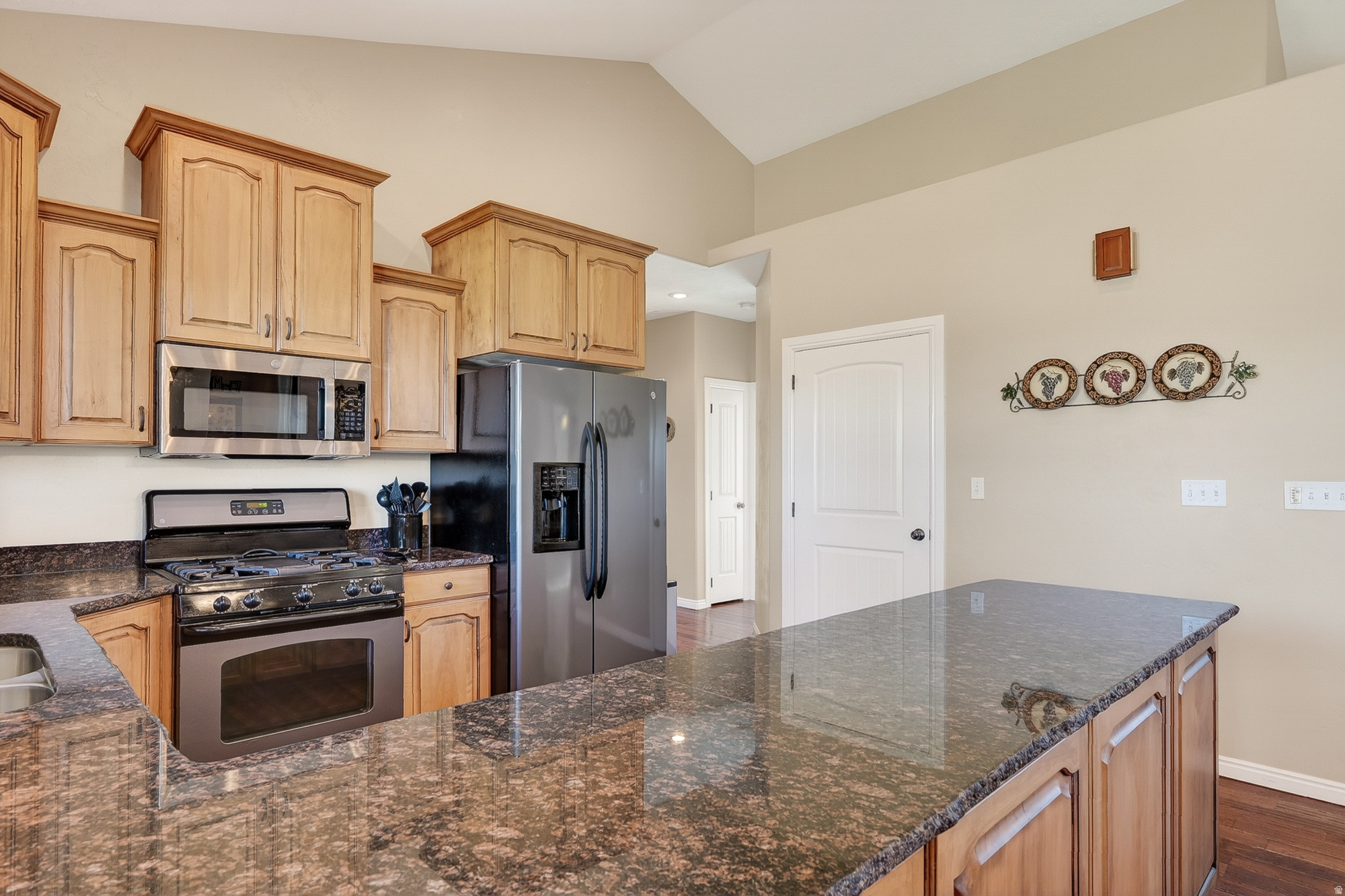 CANYON GATE - Residential