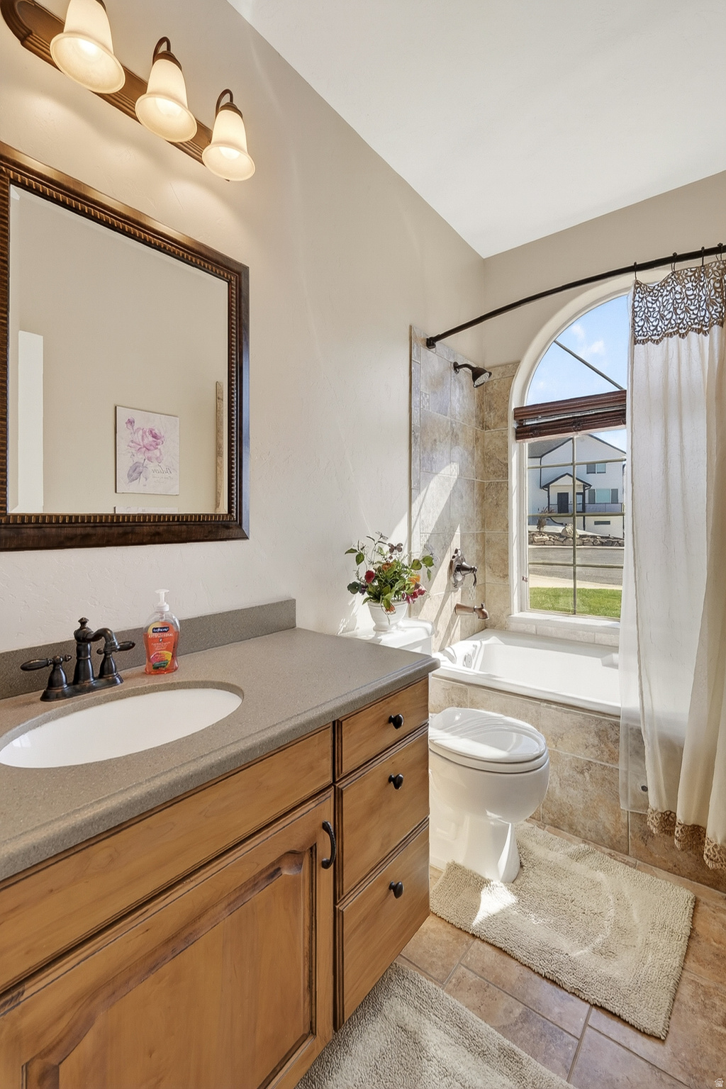 CANYON GATE - Residential