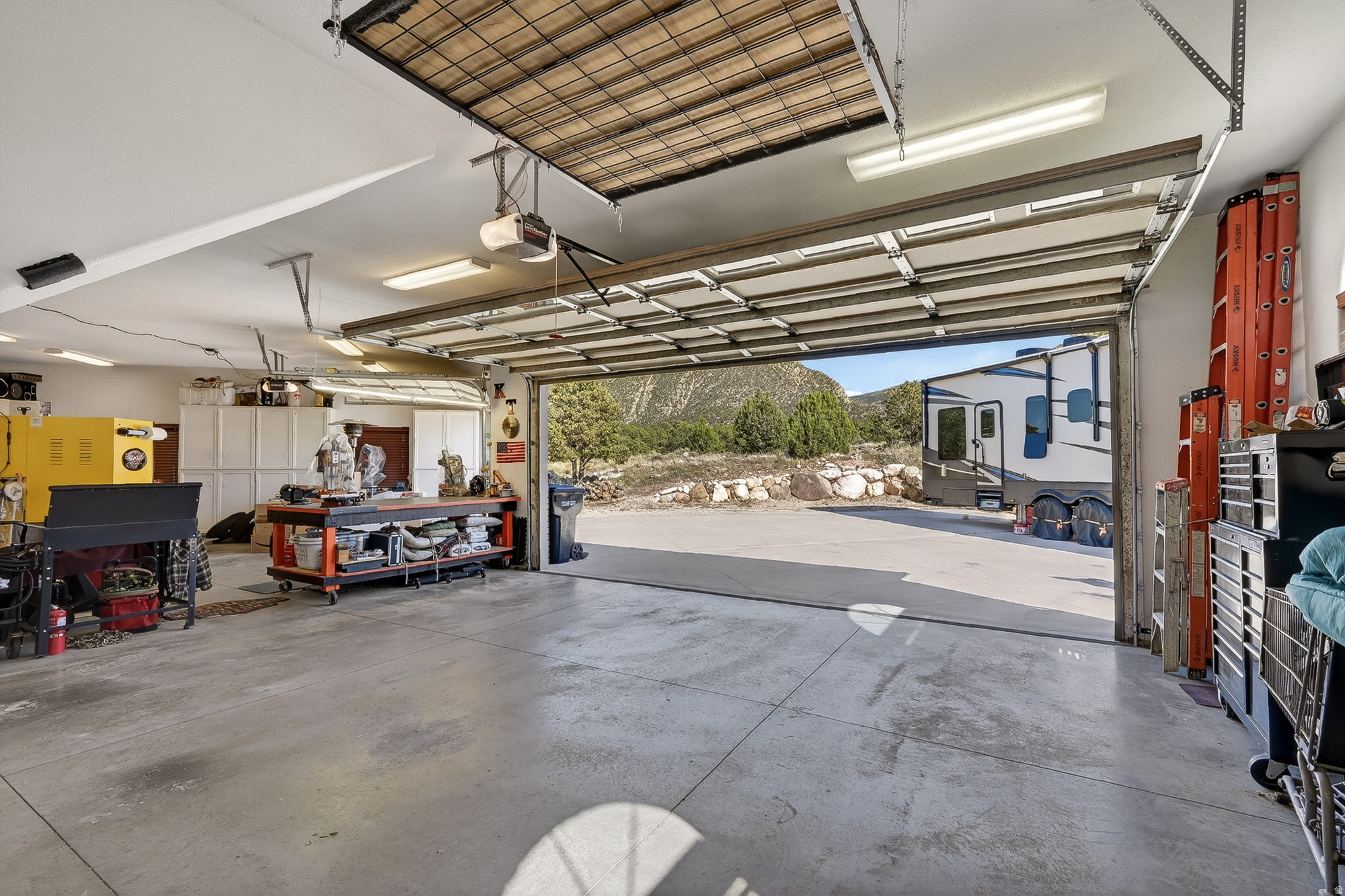 CANYON GATE - Residential