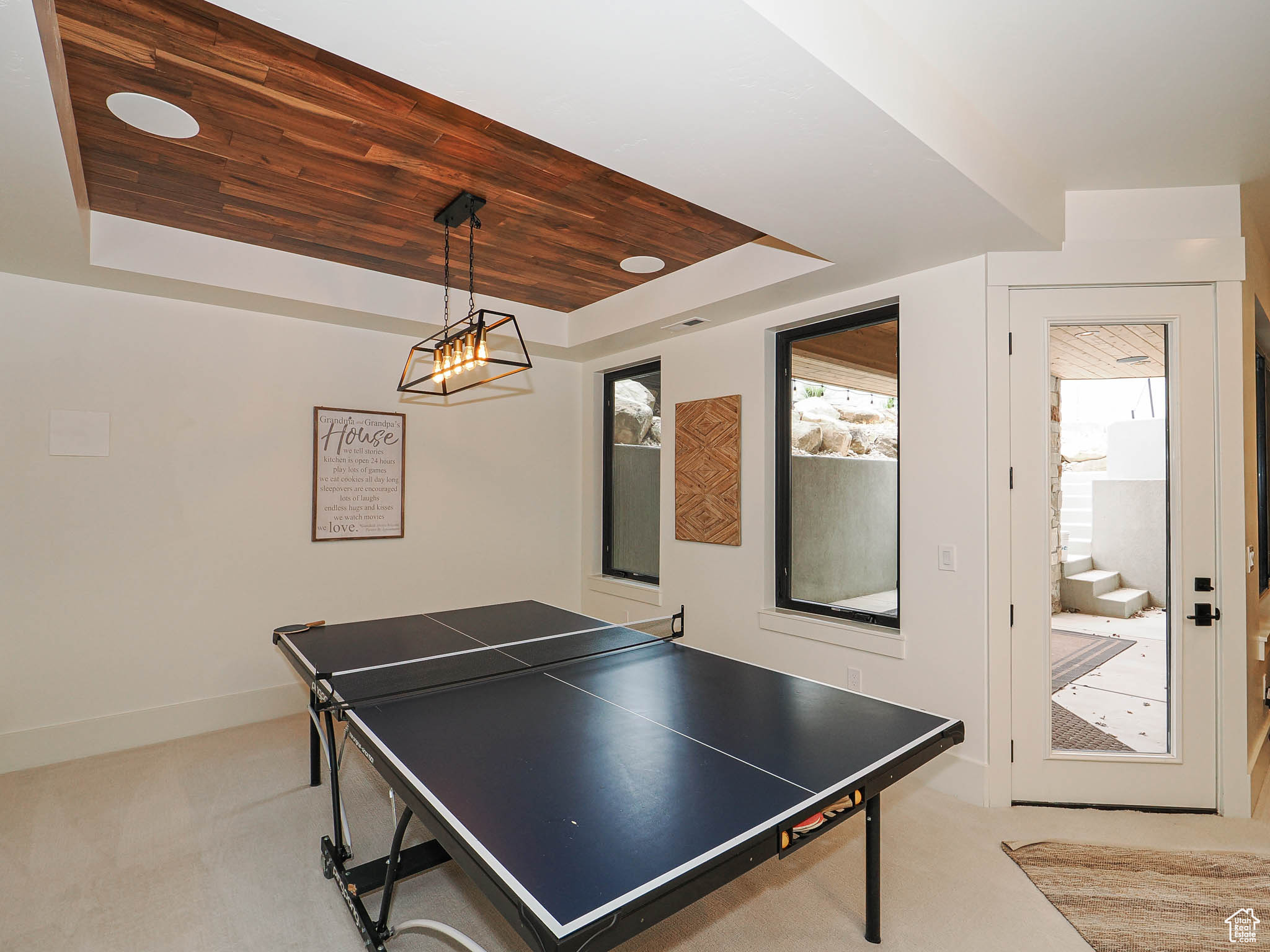 TWIN HOLLOW - Residential