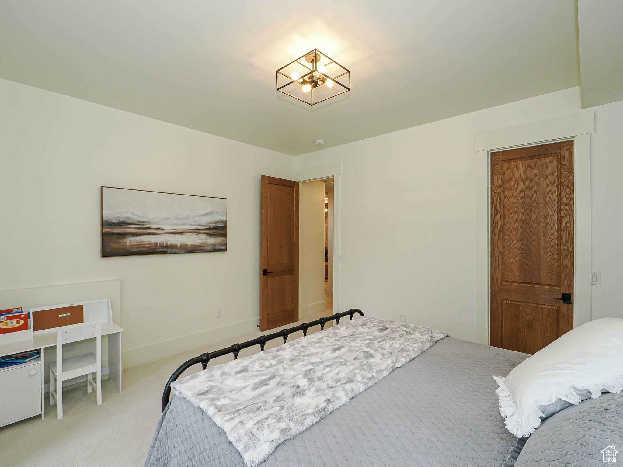 TWIN HOLLOW - Residential