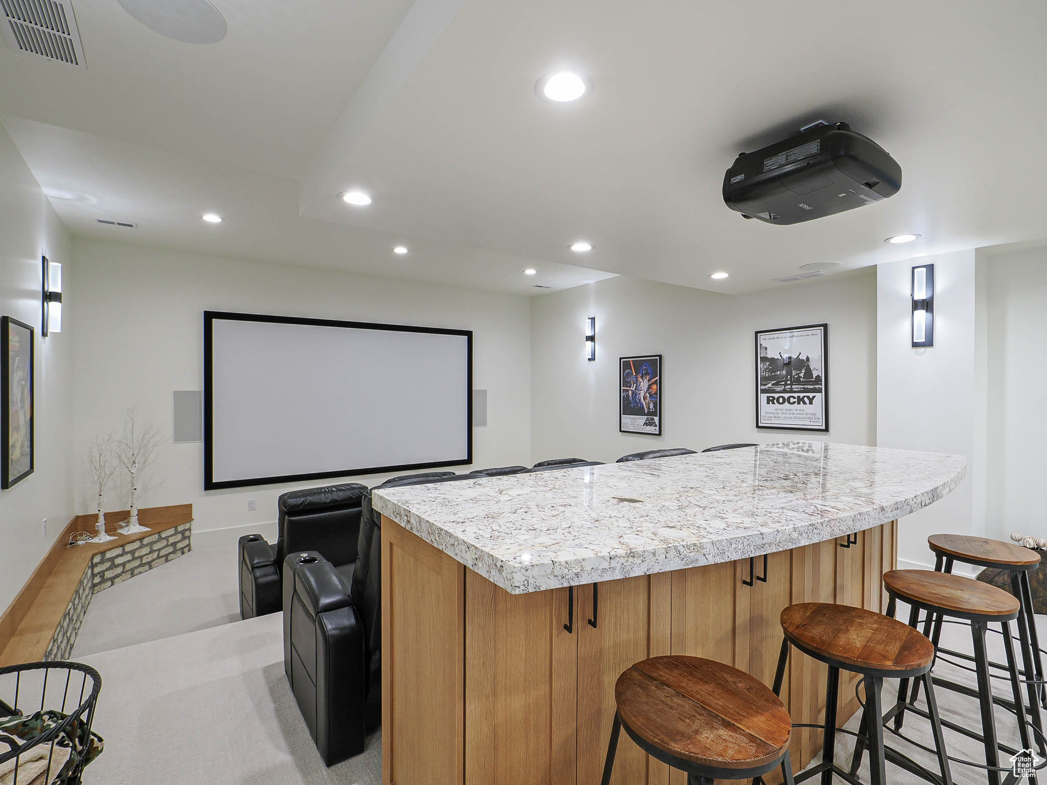 TWIN HOLLOW - Residential
