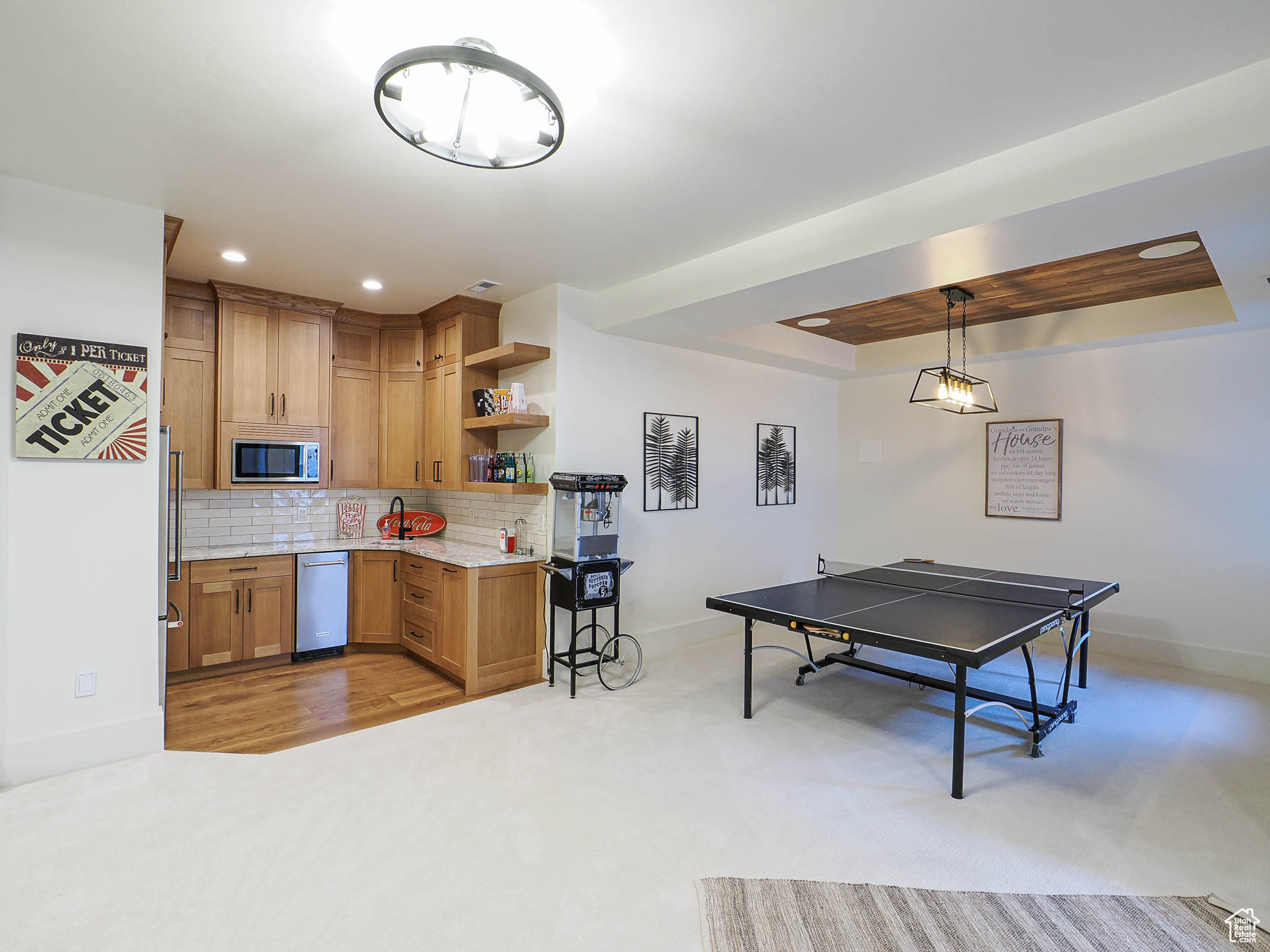 TWIN HOLLOW - Residential