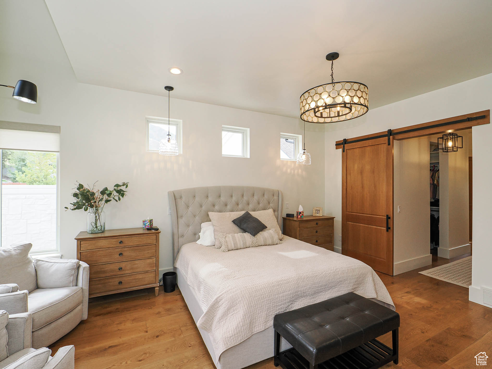 TWIN HOLLOW - Residential