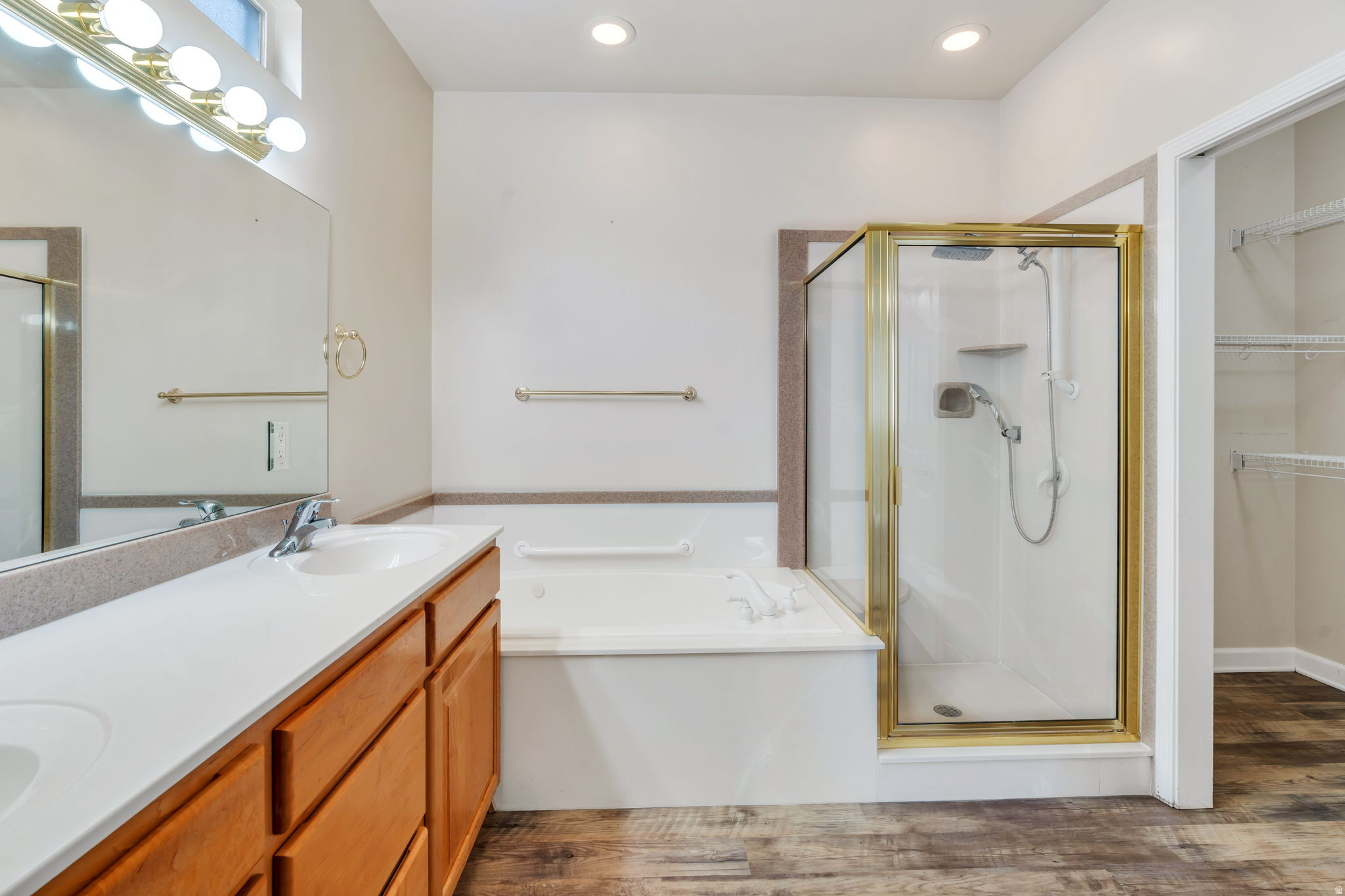 REUNION VILLAGE - Residential