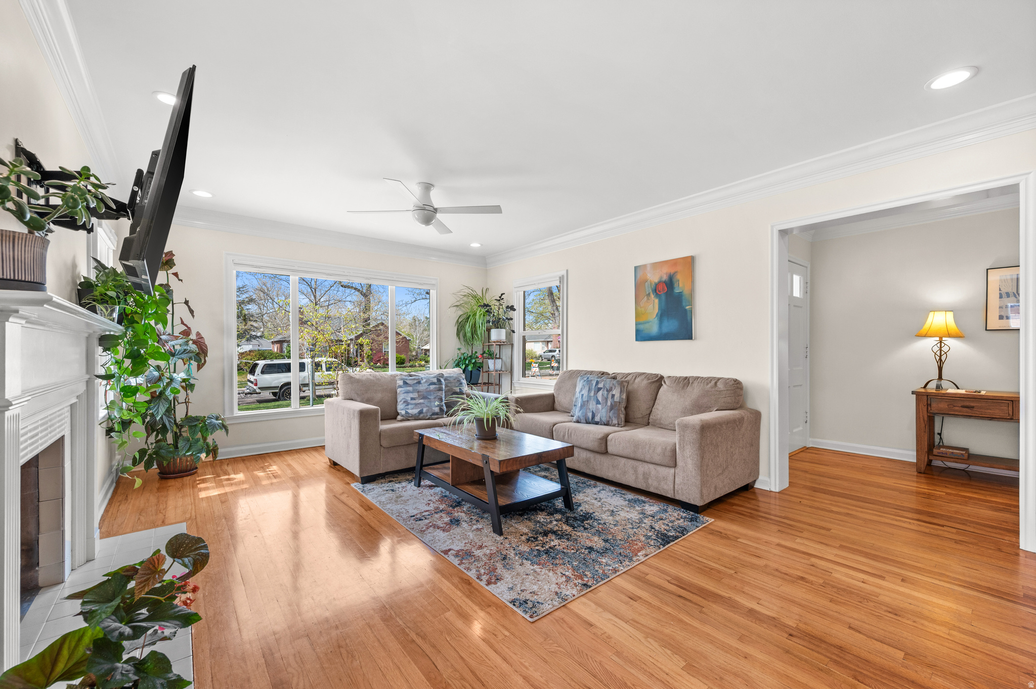 COLONIAL HILLS - Residential