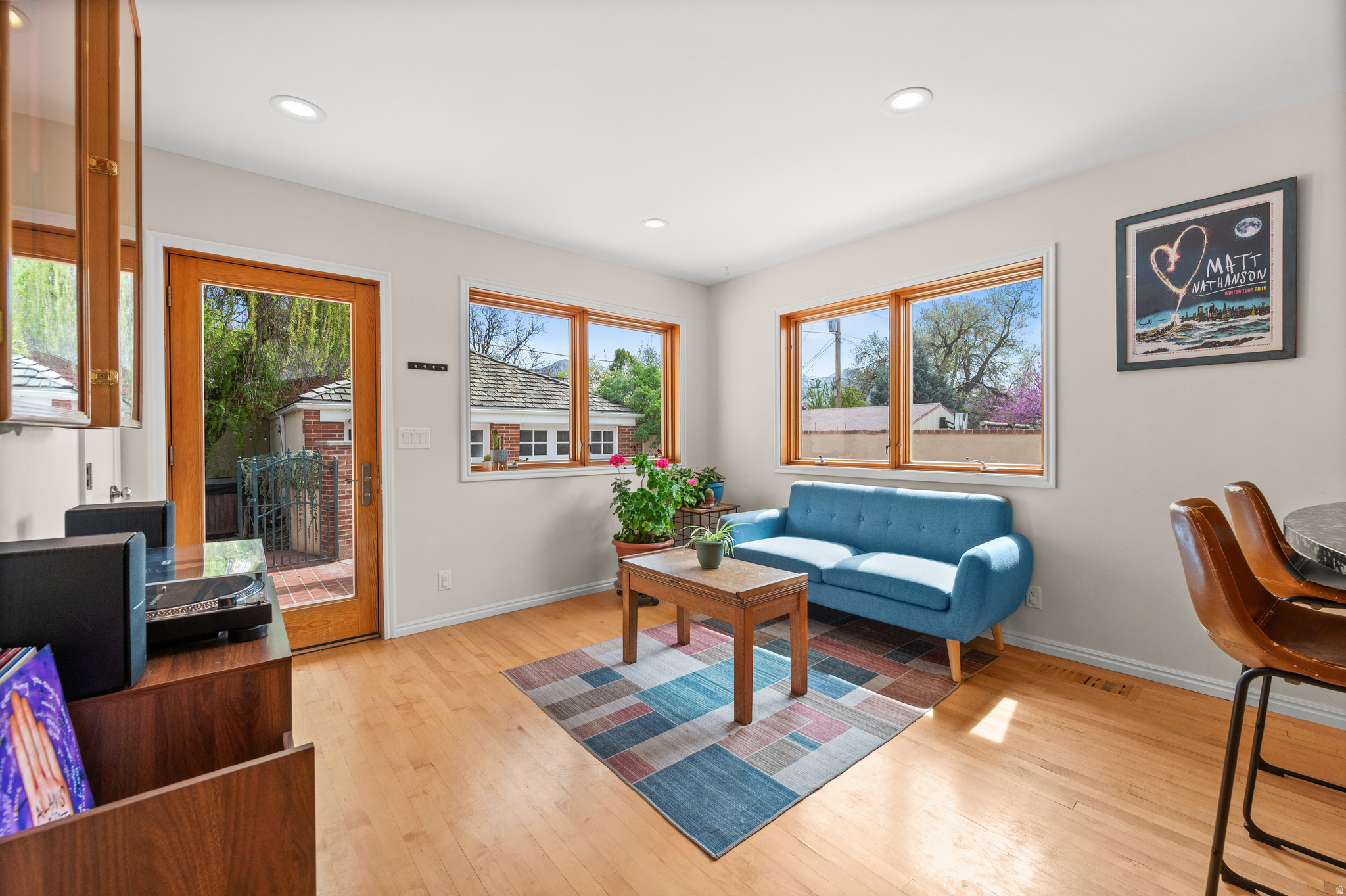 COLONIAL HILLS - Residential