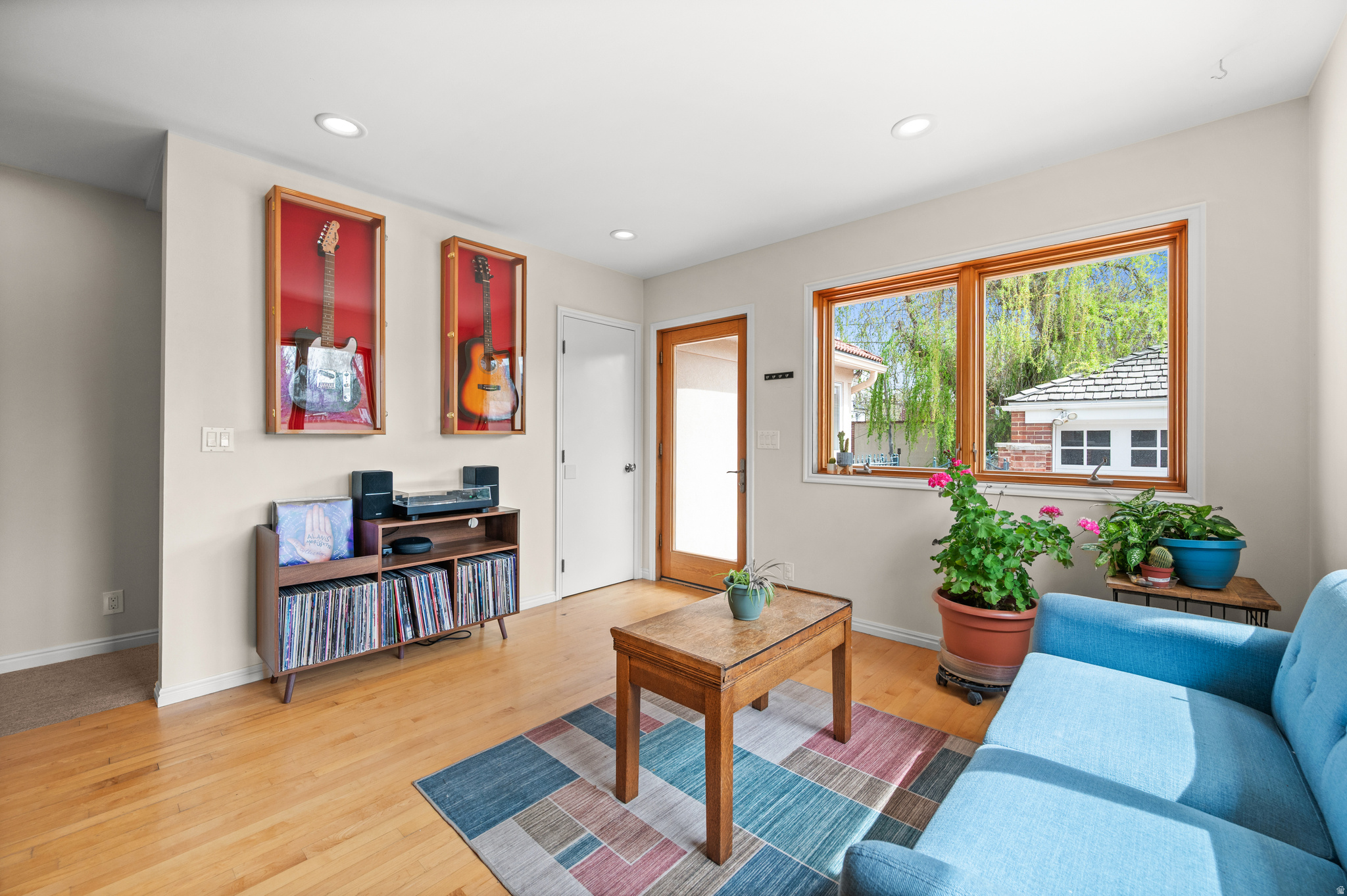 COLONIAL HILLS - Residential