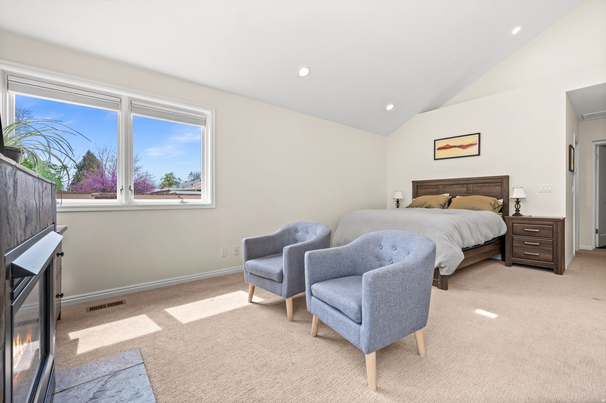 COLONIAL HILLS - Residential