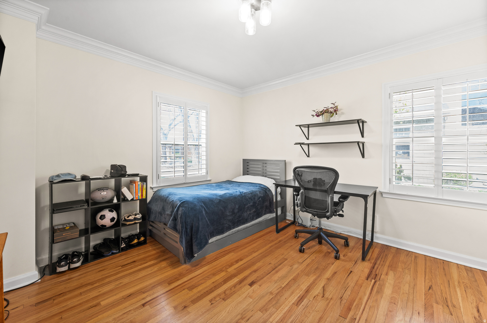 COLONIAL HILLS - Residential