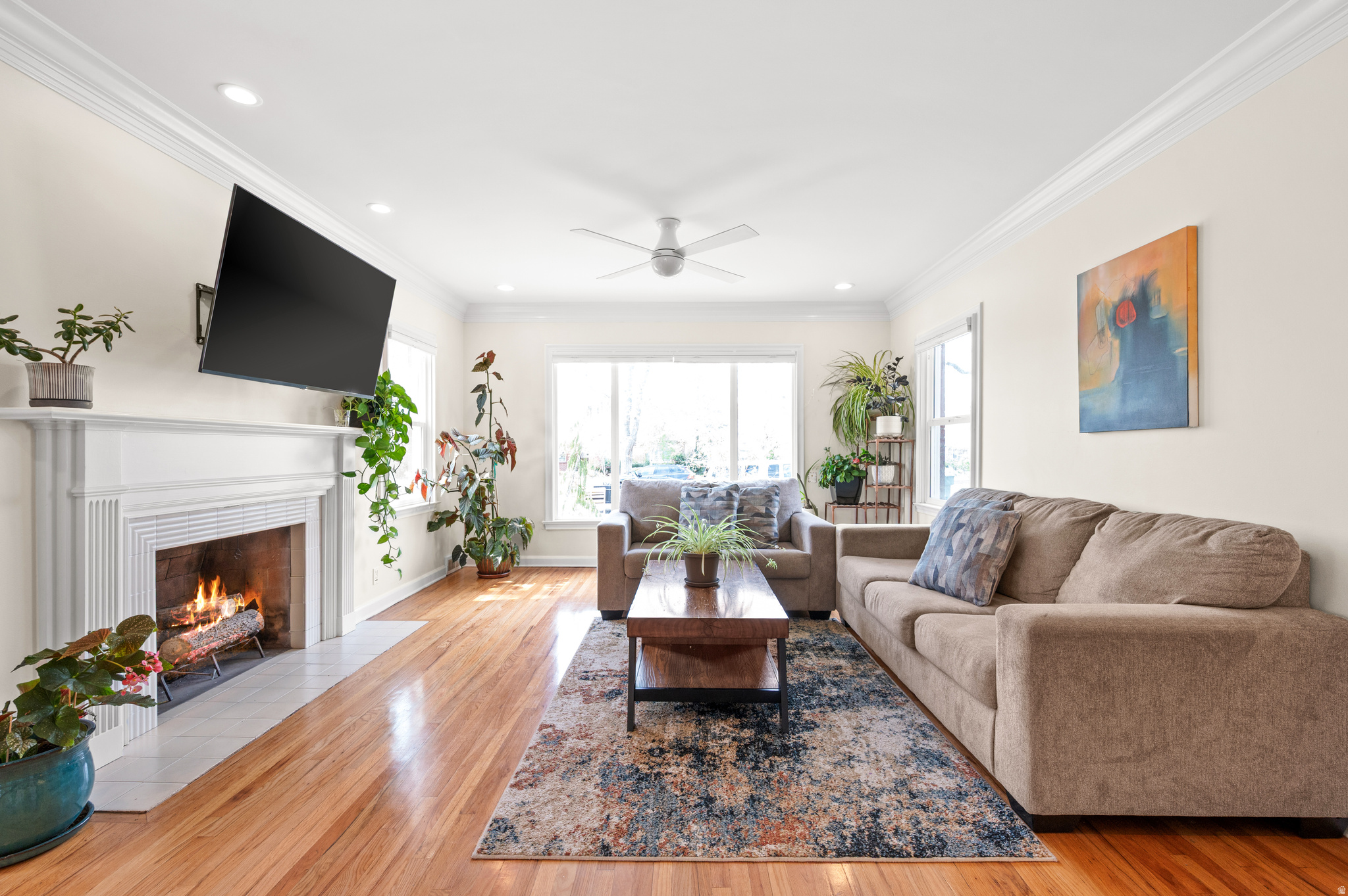 COLONIAL HILLS - Residential