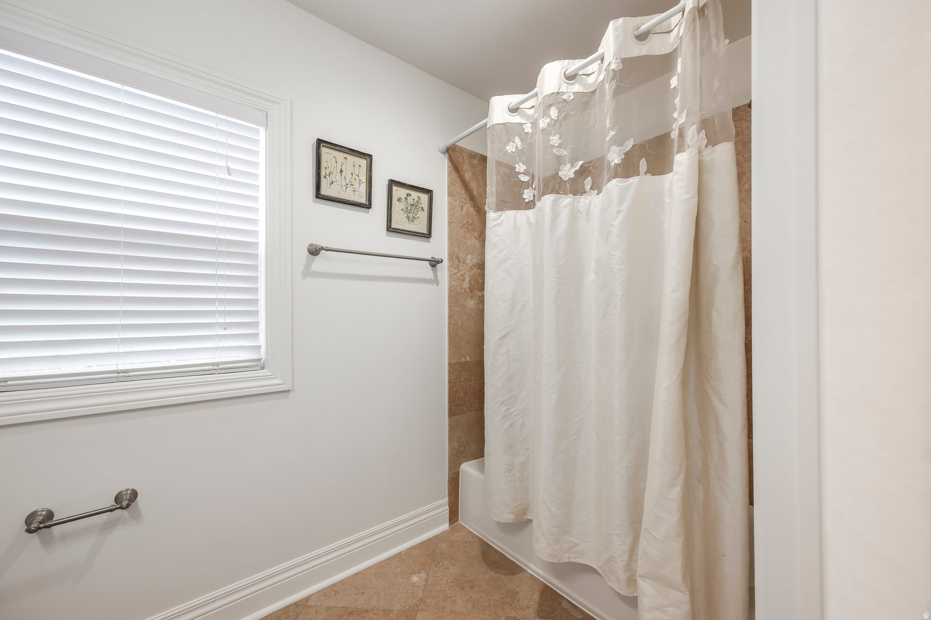 HARVARD/YALECREST - Residential