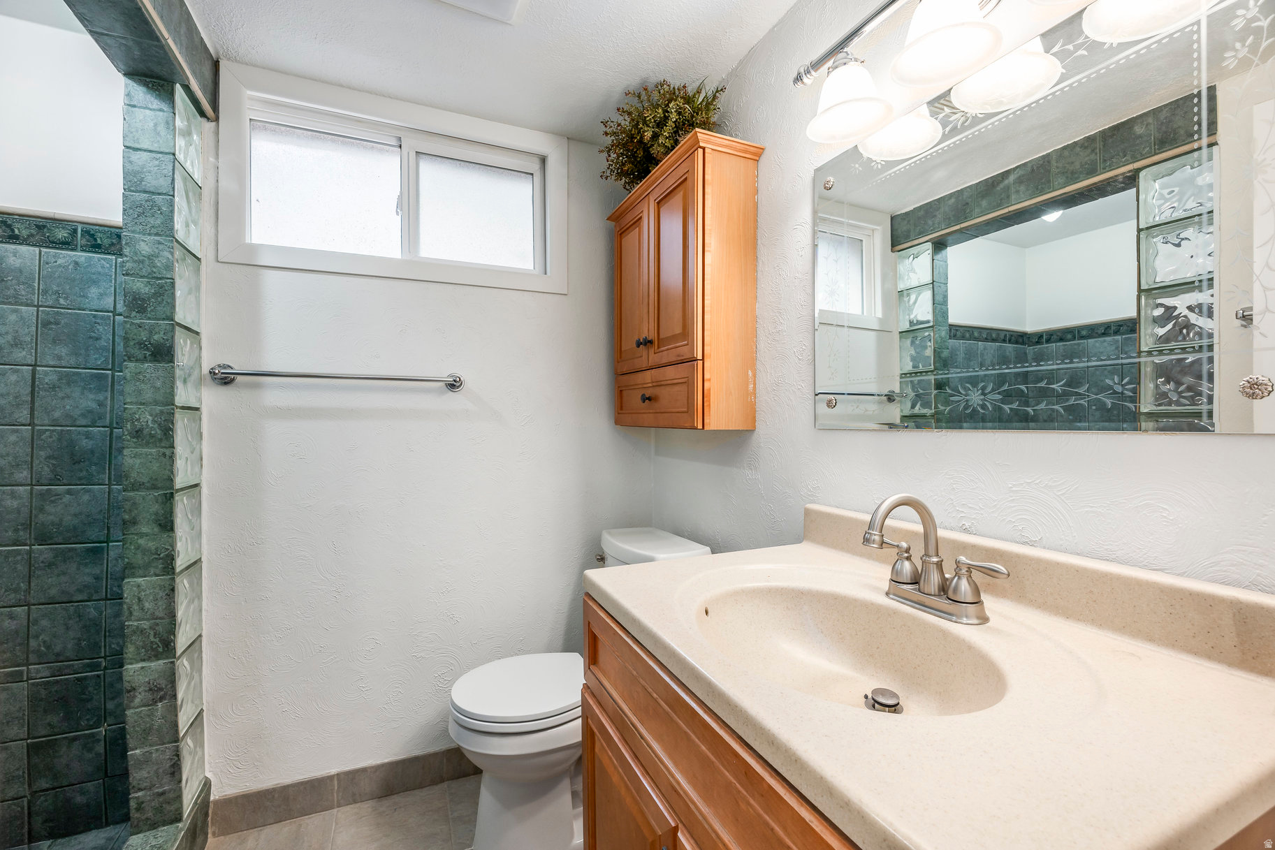 HARVARD/YALECREST - Residential