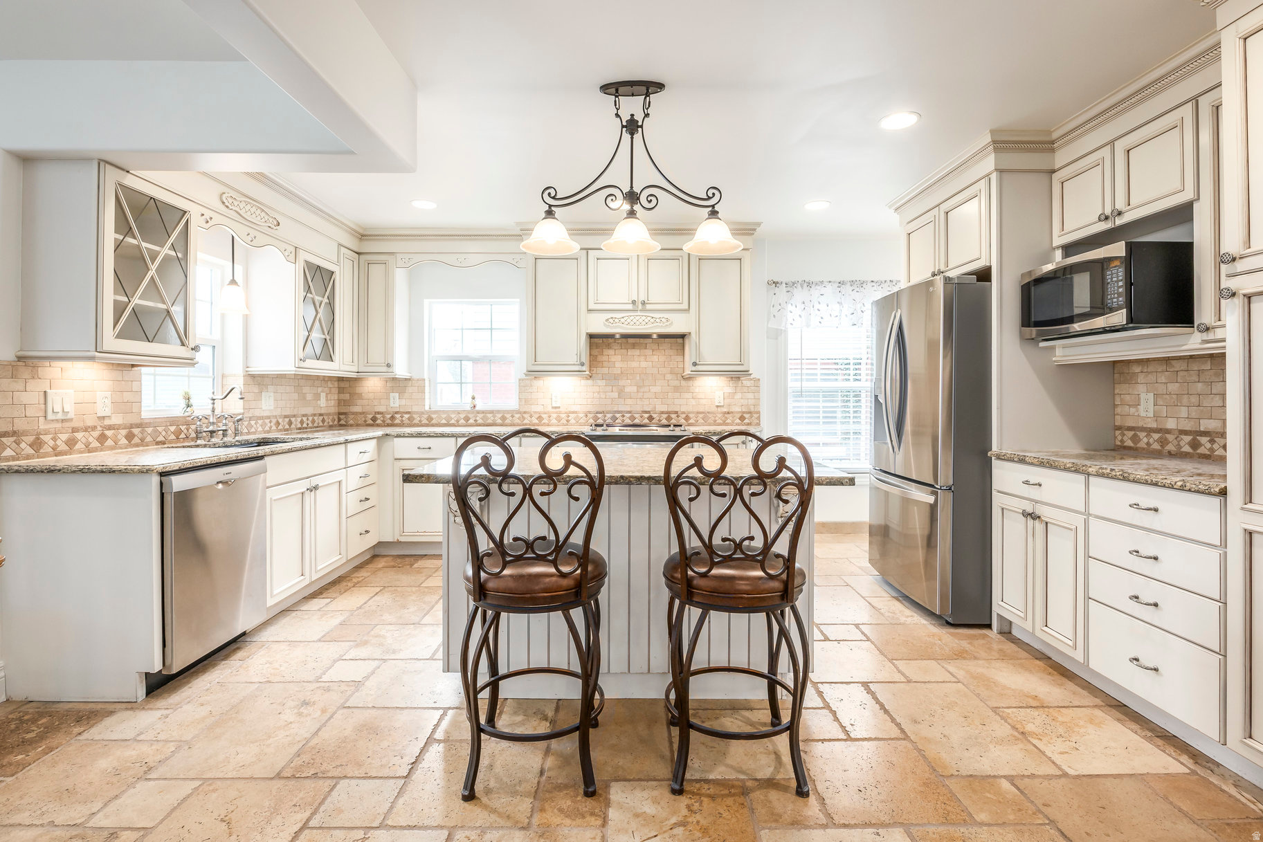 HARVARD/YALECREST - Residential