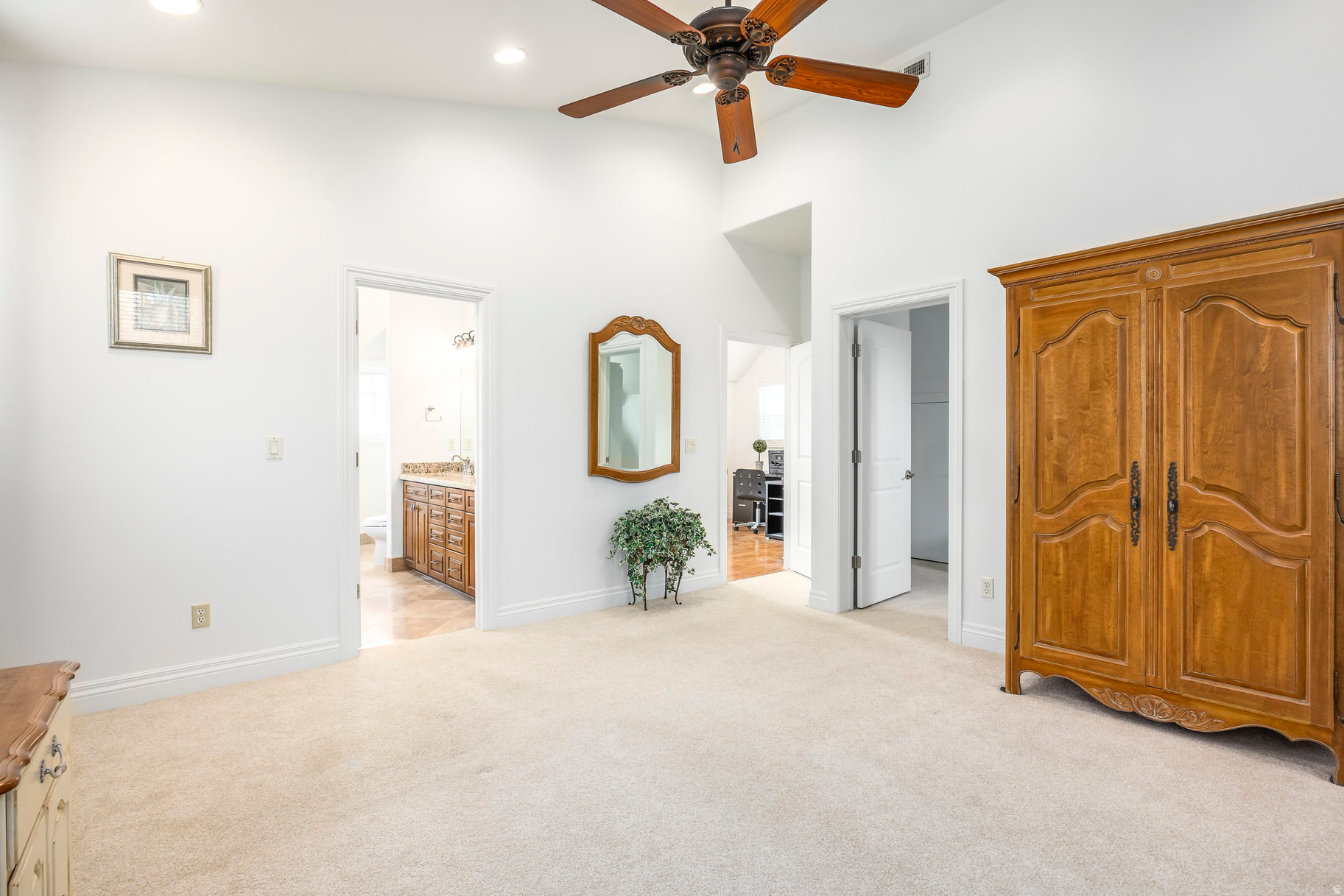 HARVARD/YALECREST - Residential