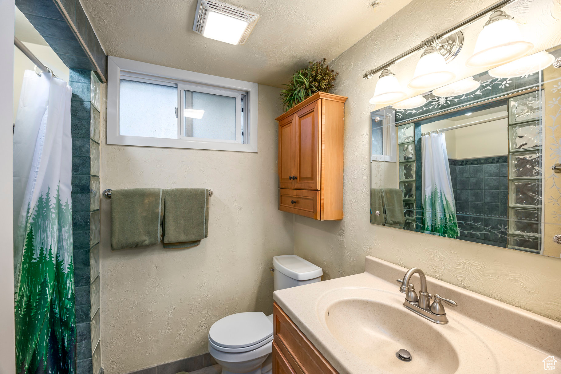 HARVARD/YALECREST - Residential