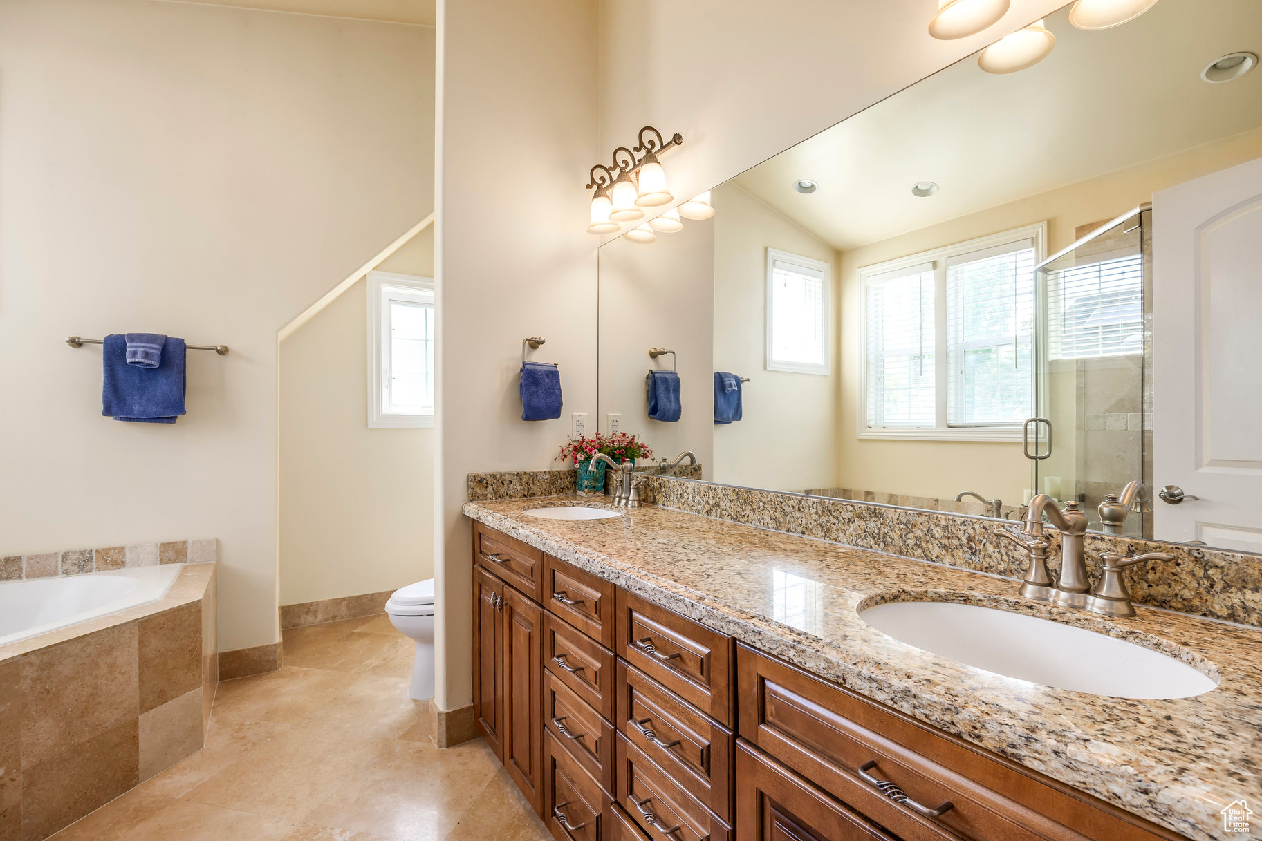 HARVARD/YALECREST - Residential