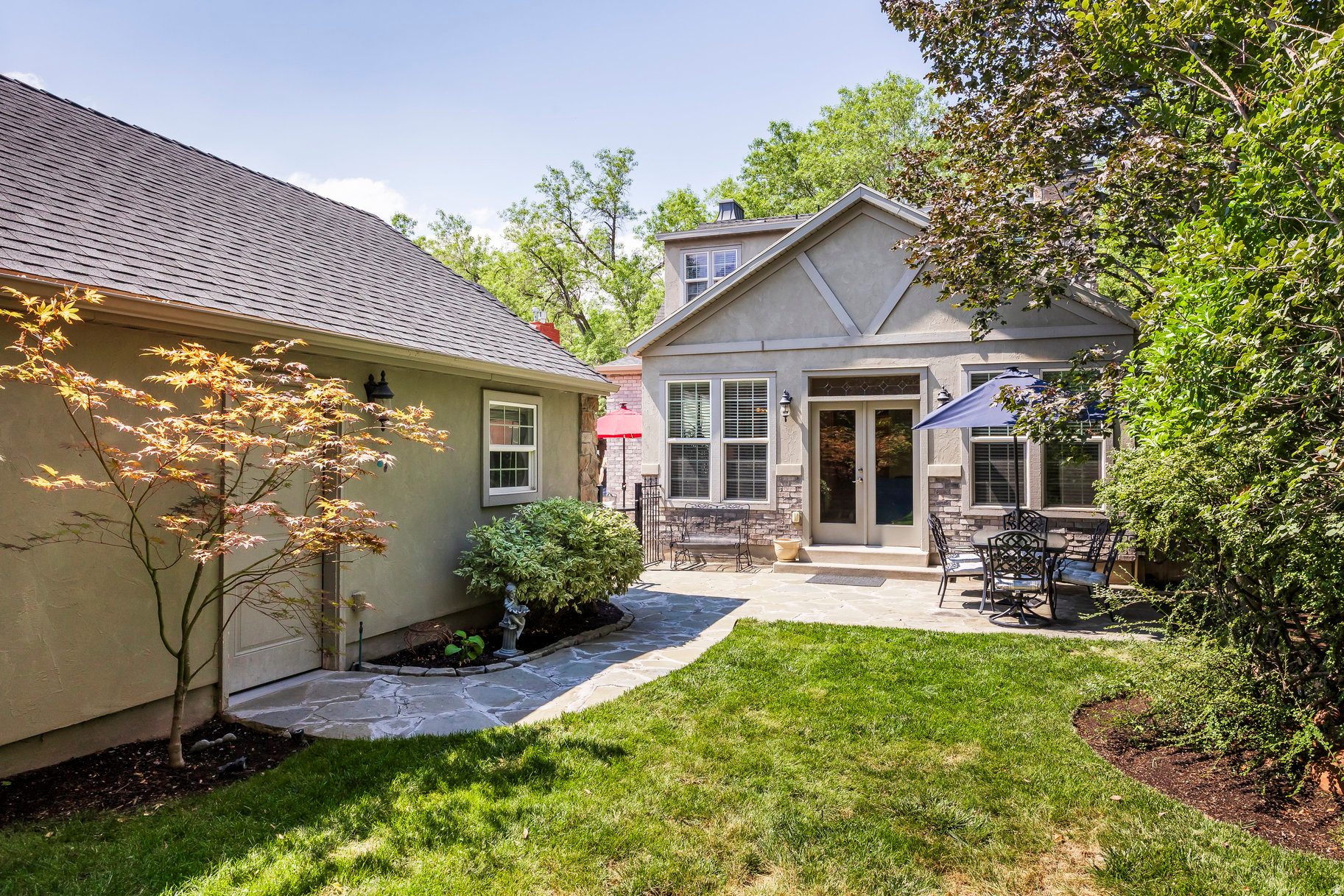 HARVARD/YALECREST - Residential