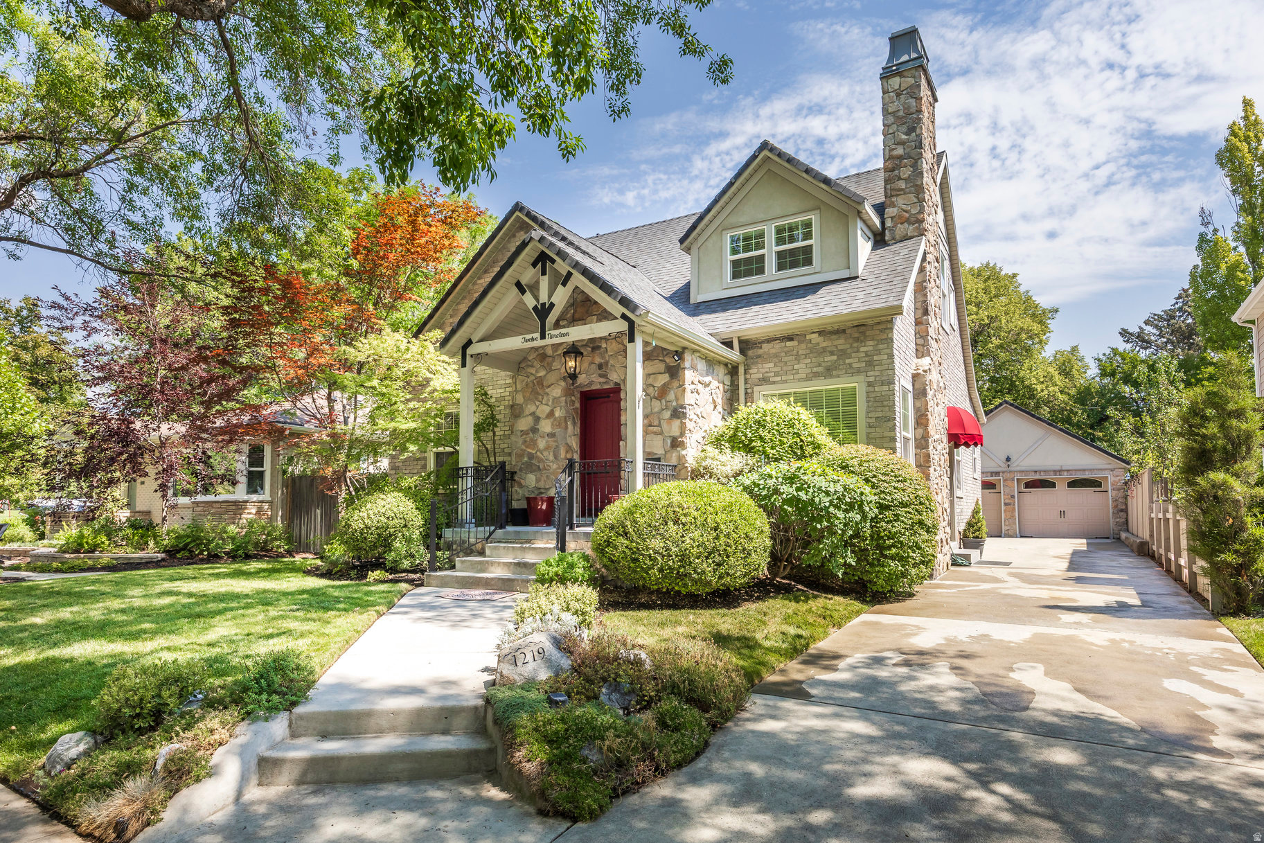 HARVARD/YALECREST - Residential