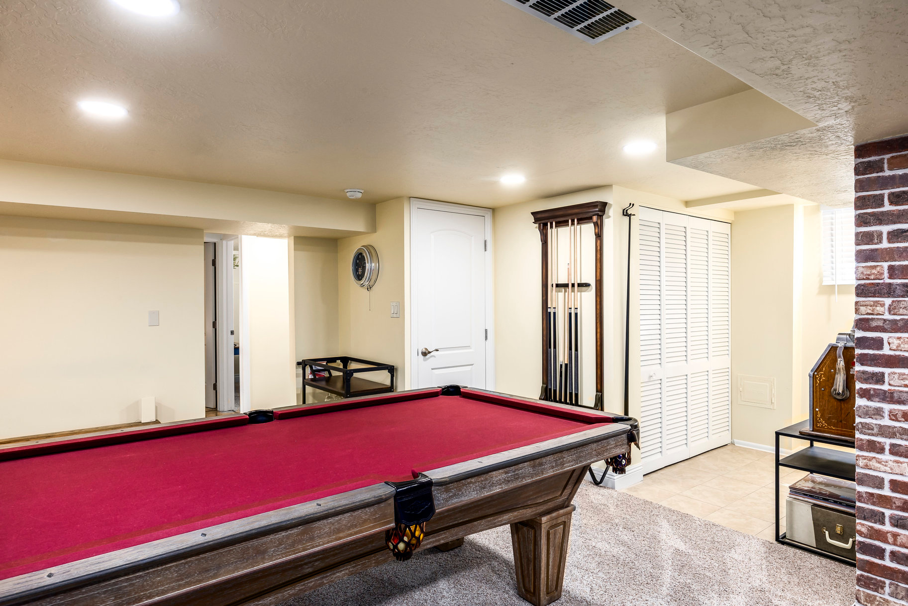 HARVARD/YALECREST - Residential