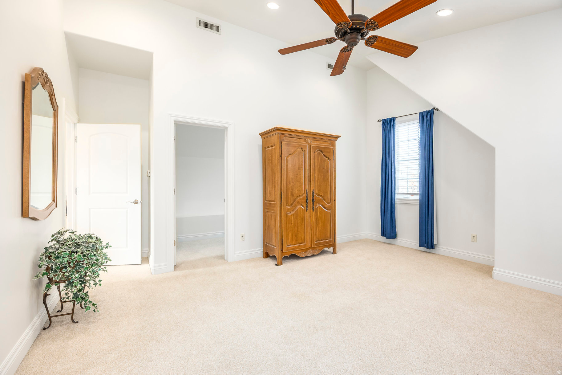 HARVARD/YALECREST - Residential