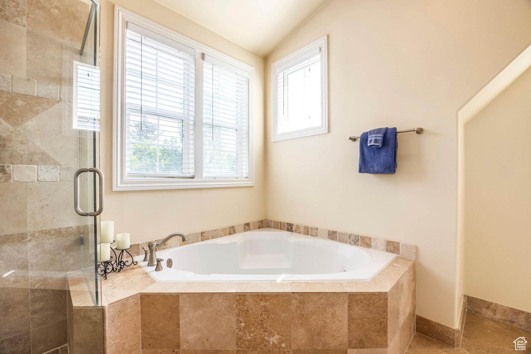 HARVARD/YALECREST - Residential