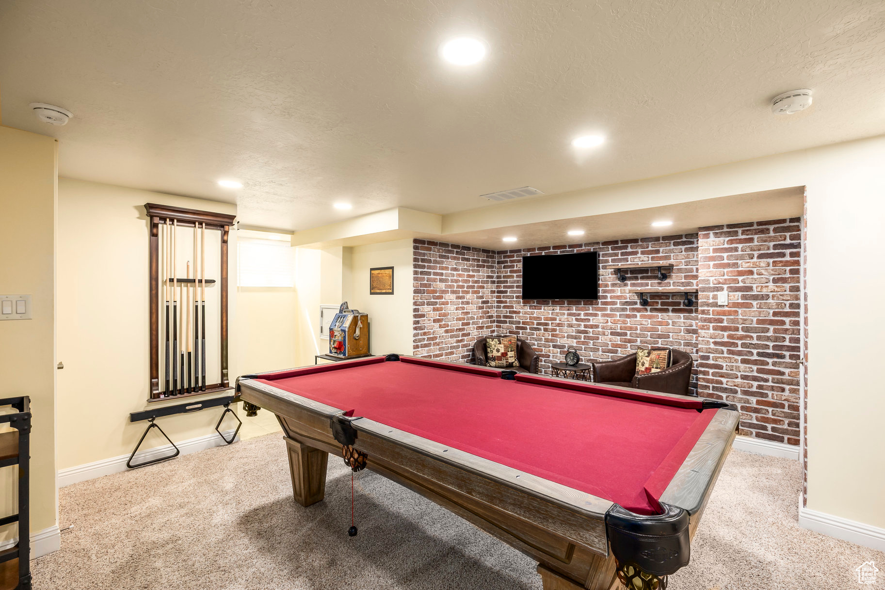 HARVARD/YALECREST - Residential