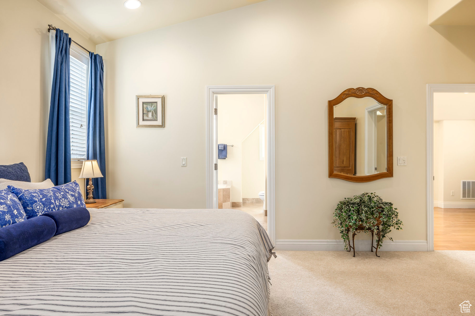 HARVARD/YALECREST - Residential