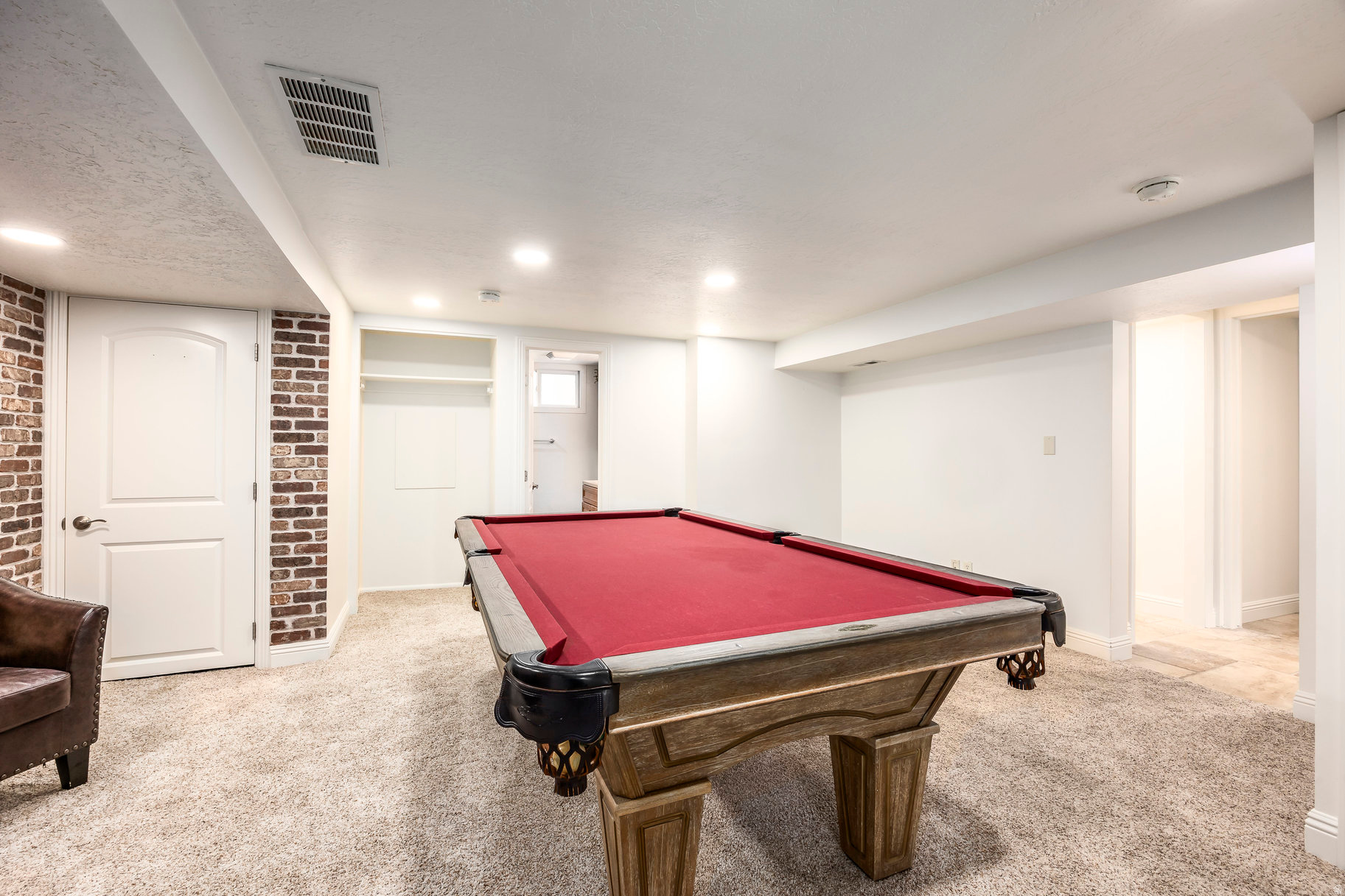 HARVARD/YALECREST - Residential