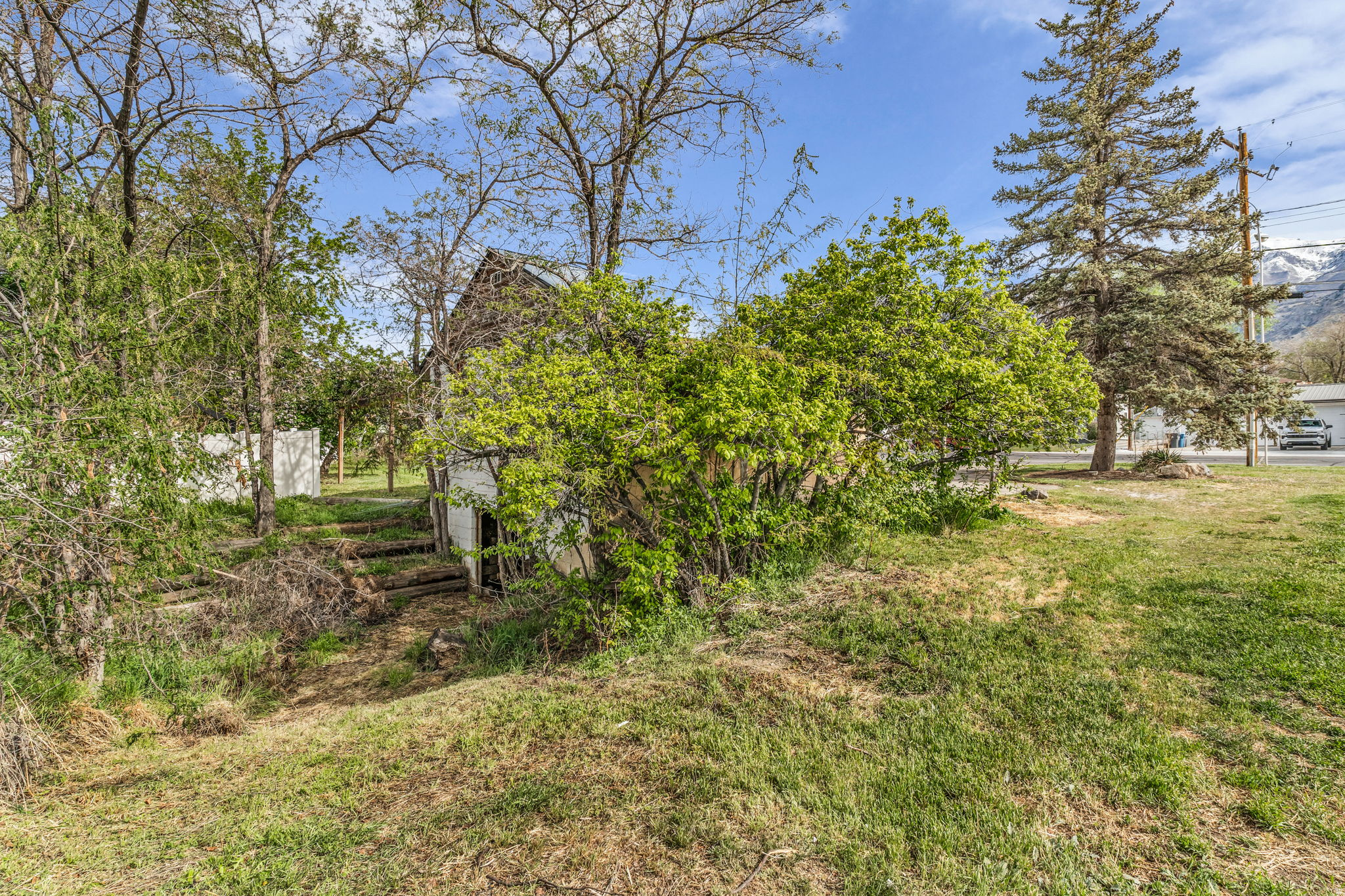 TRAILS END - Residential