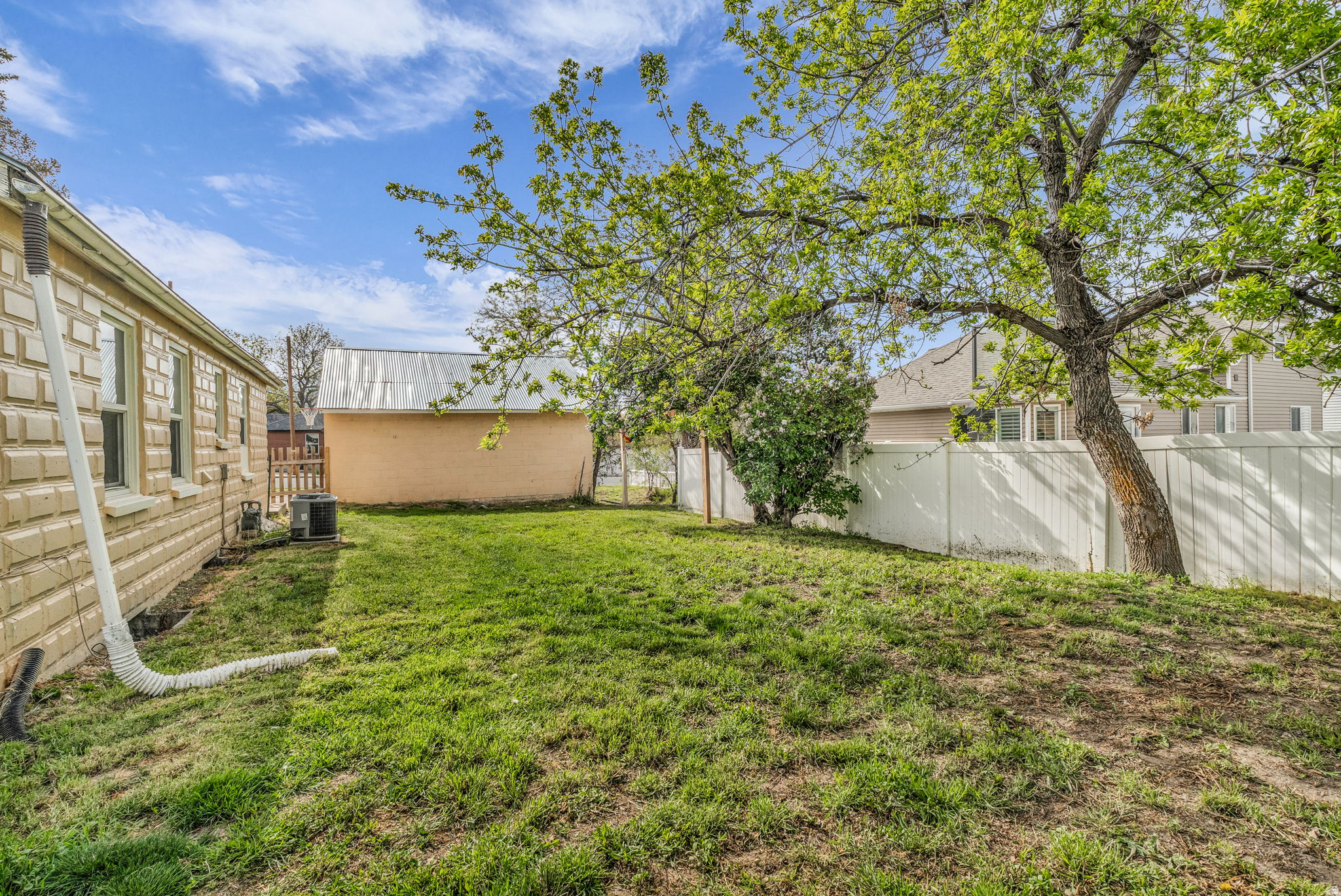 TRAILS END - Residential