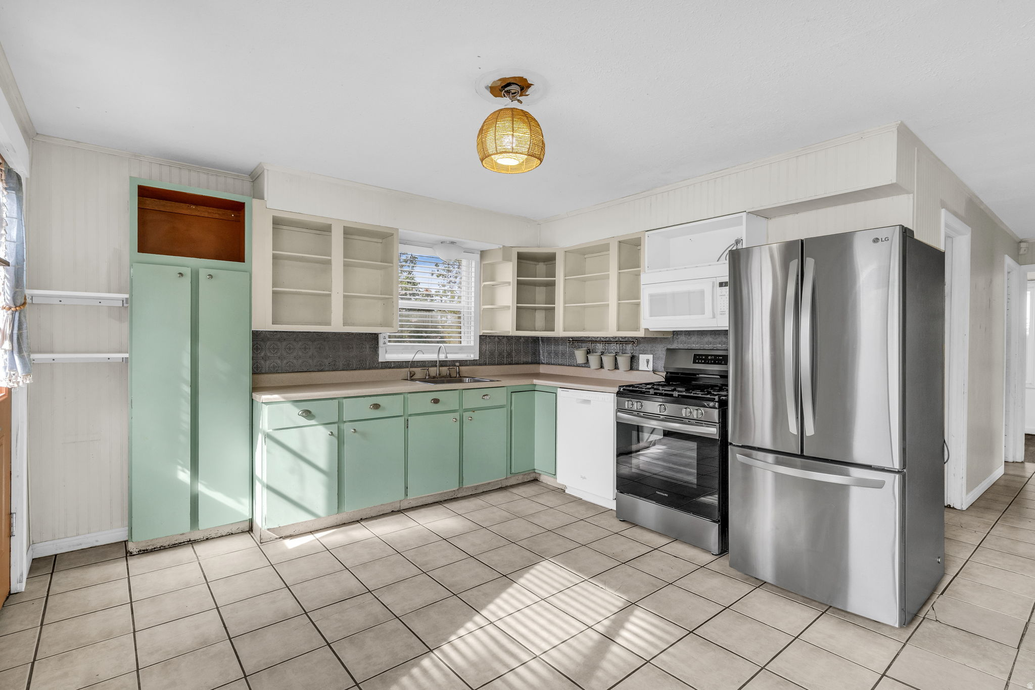 TRAILS END - Residential