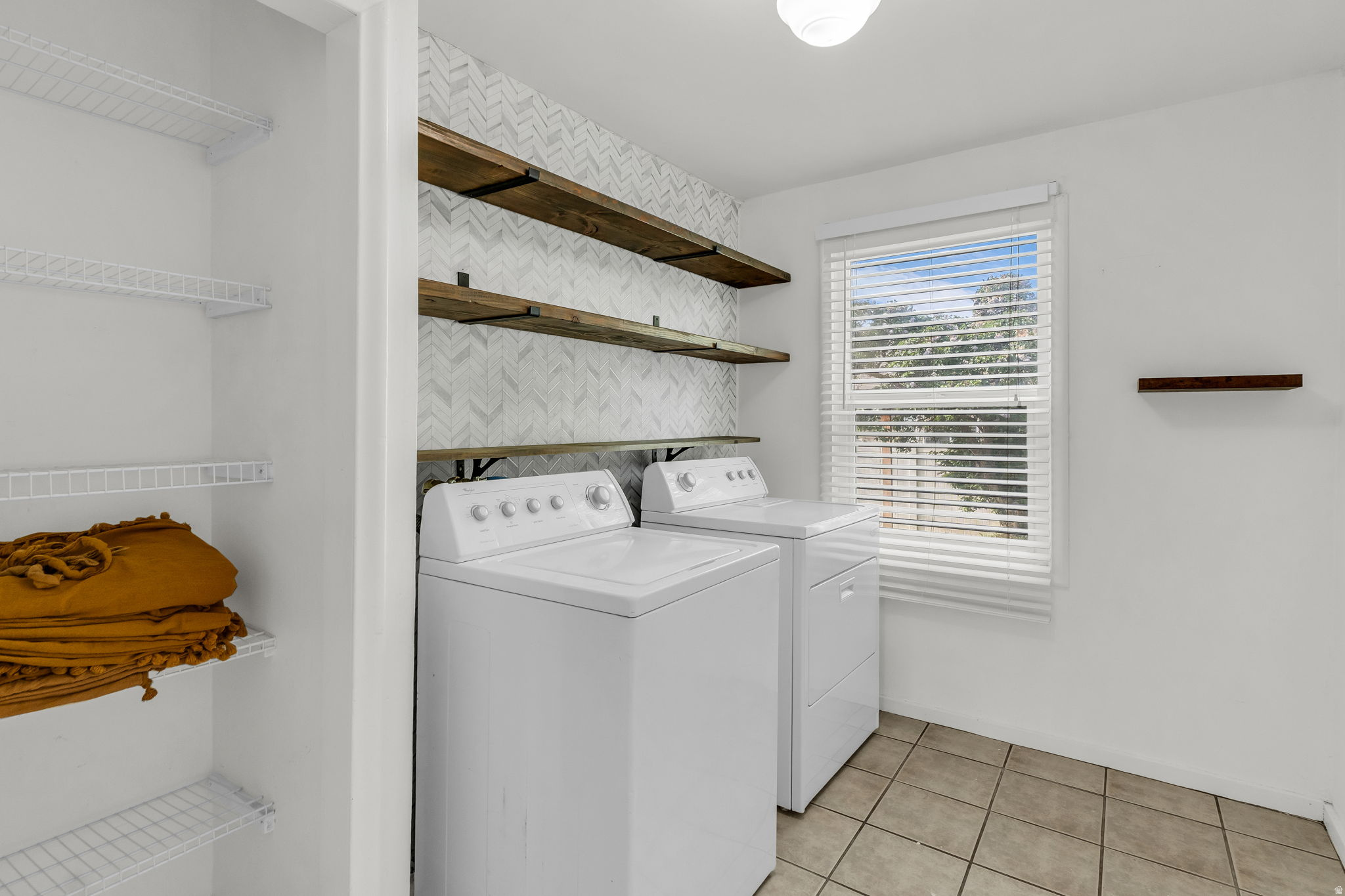 TRAILS END - Residential