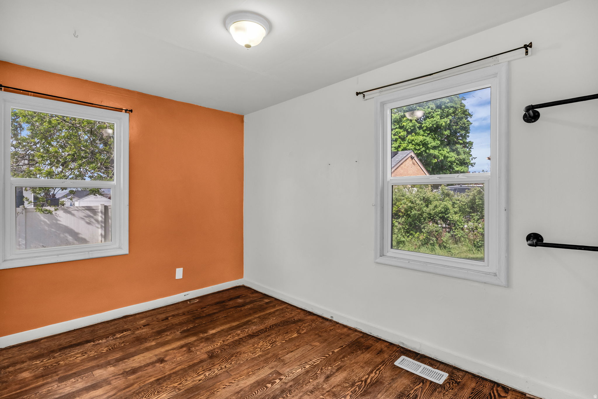 TRAILS END - Residential