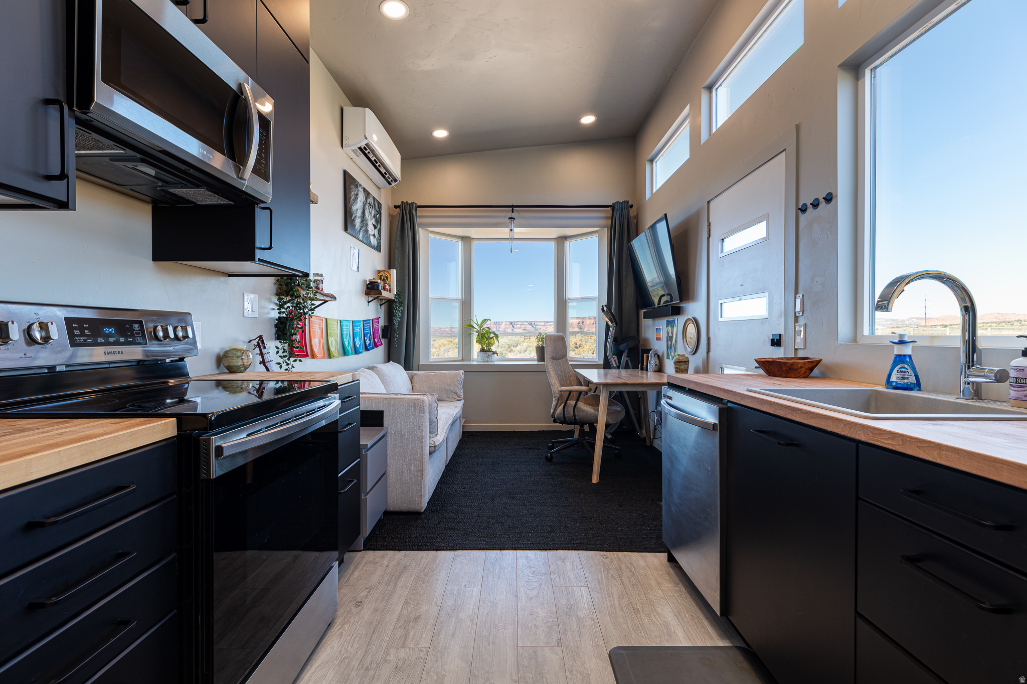 CRIMSON ESTATES - Land