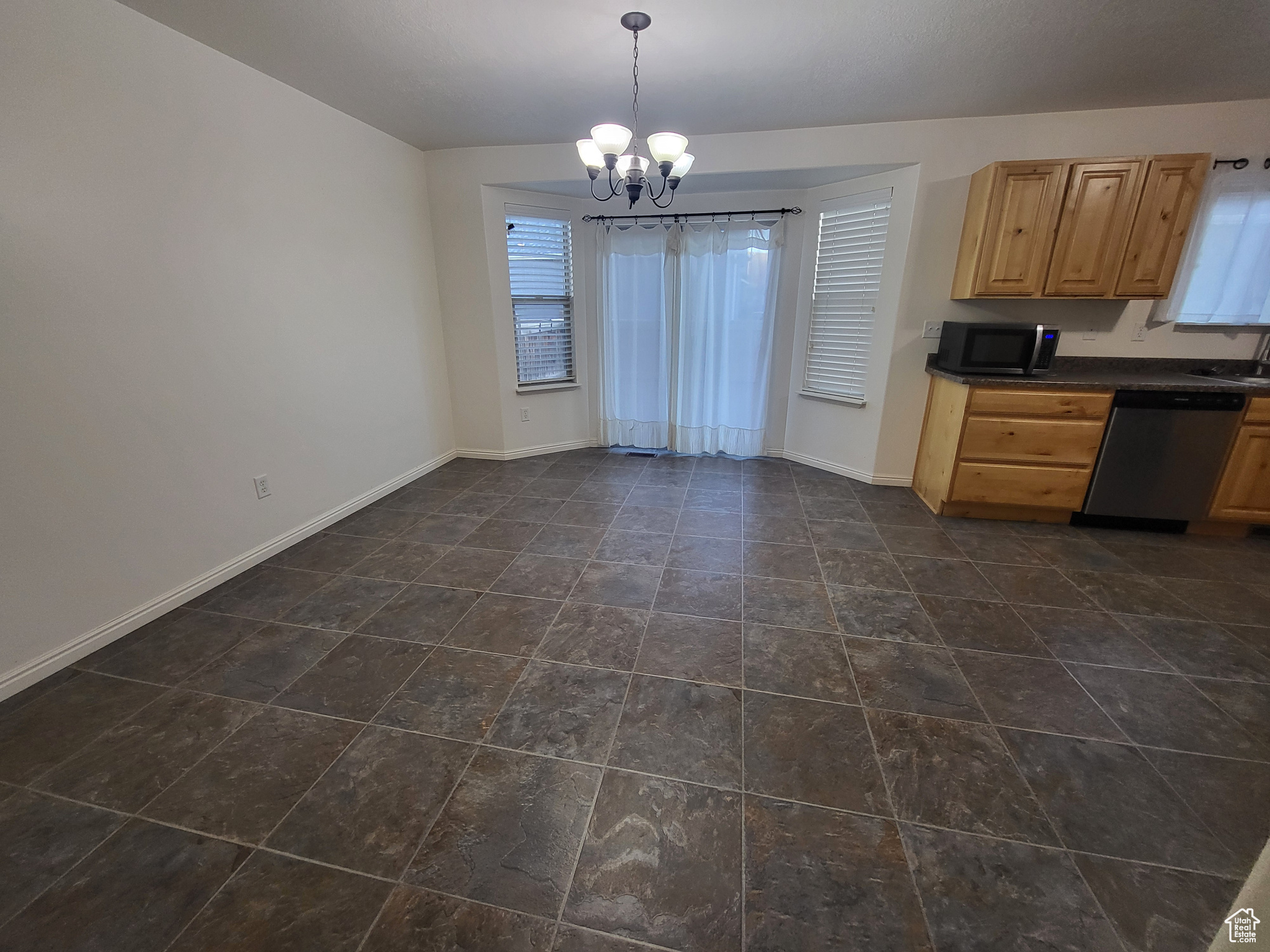 3318 E Quarter Mile Dr, Eagle Mountain, Utah image 6