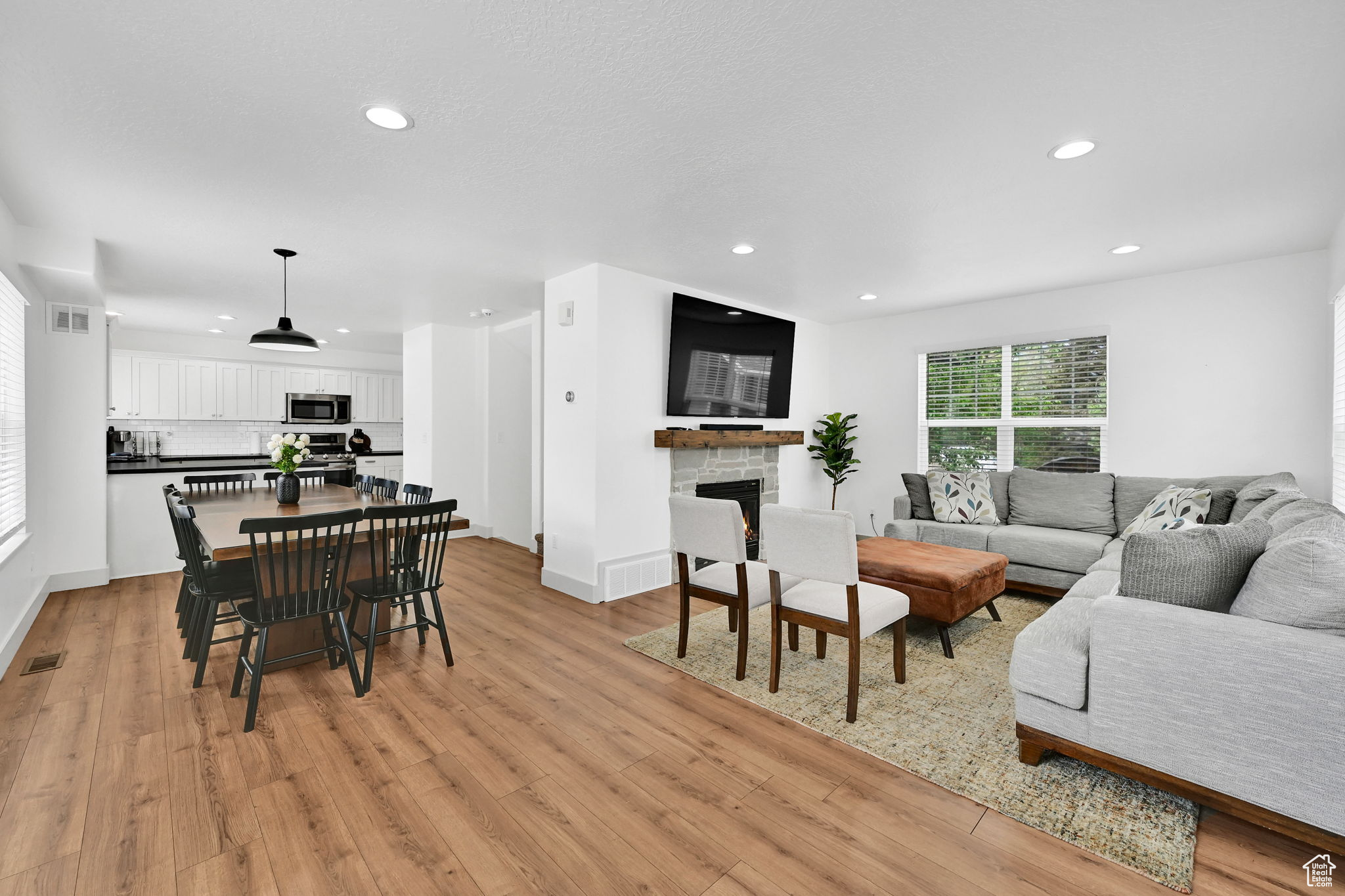 Eden, Utah 84310, United States, 4 Bedrooms Bedrooms, ,3 BathroomsBathrooms,Residential,Pending,131806