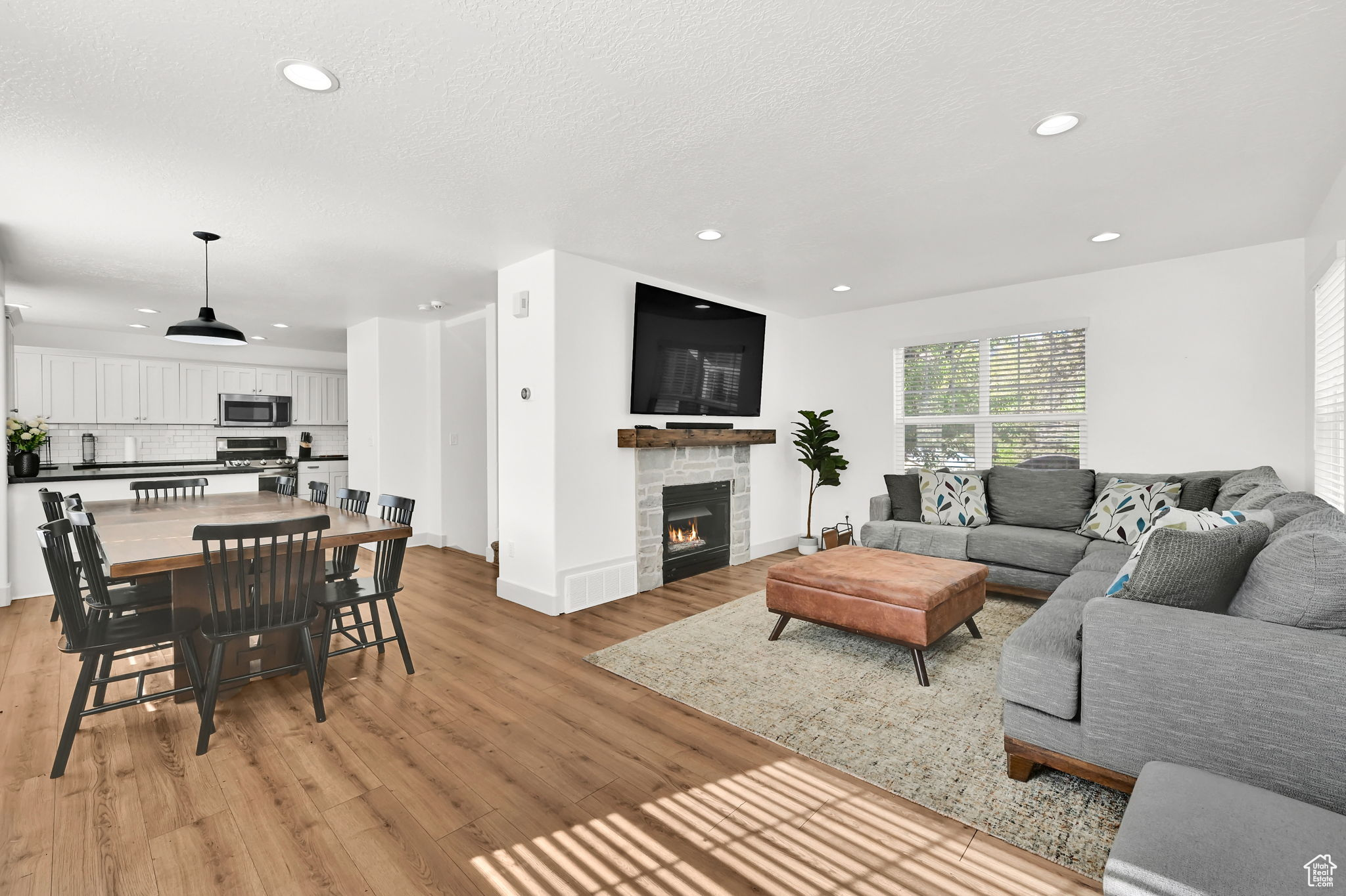 Eden, Utah 84310, United States, 4 Bedrooms Bedrooms, ,3 BathroomsBathrooms,Residential,Pending,131806