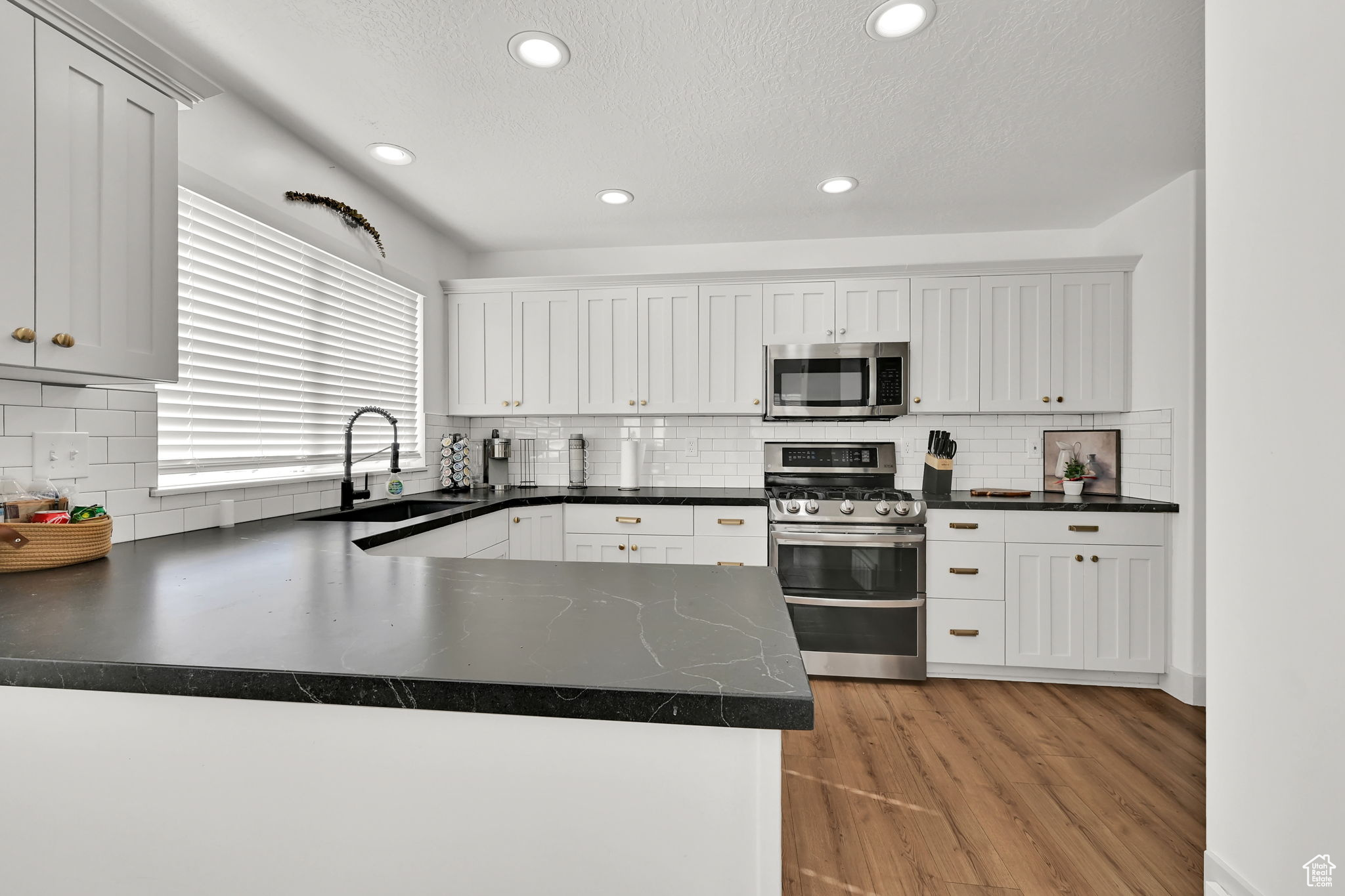 Eden, Utah 84310, United States, 4 Bedrooms Bedrooms, ,3 BathroomsBathrooms,Residential,Pending,131806