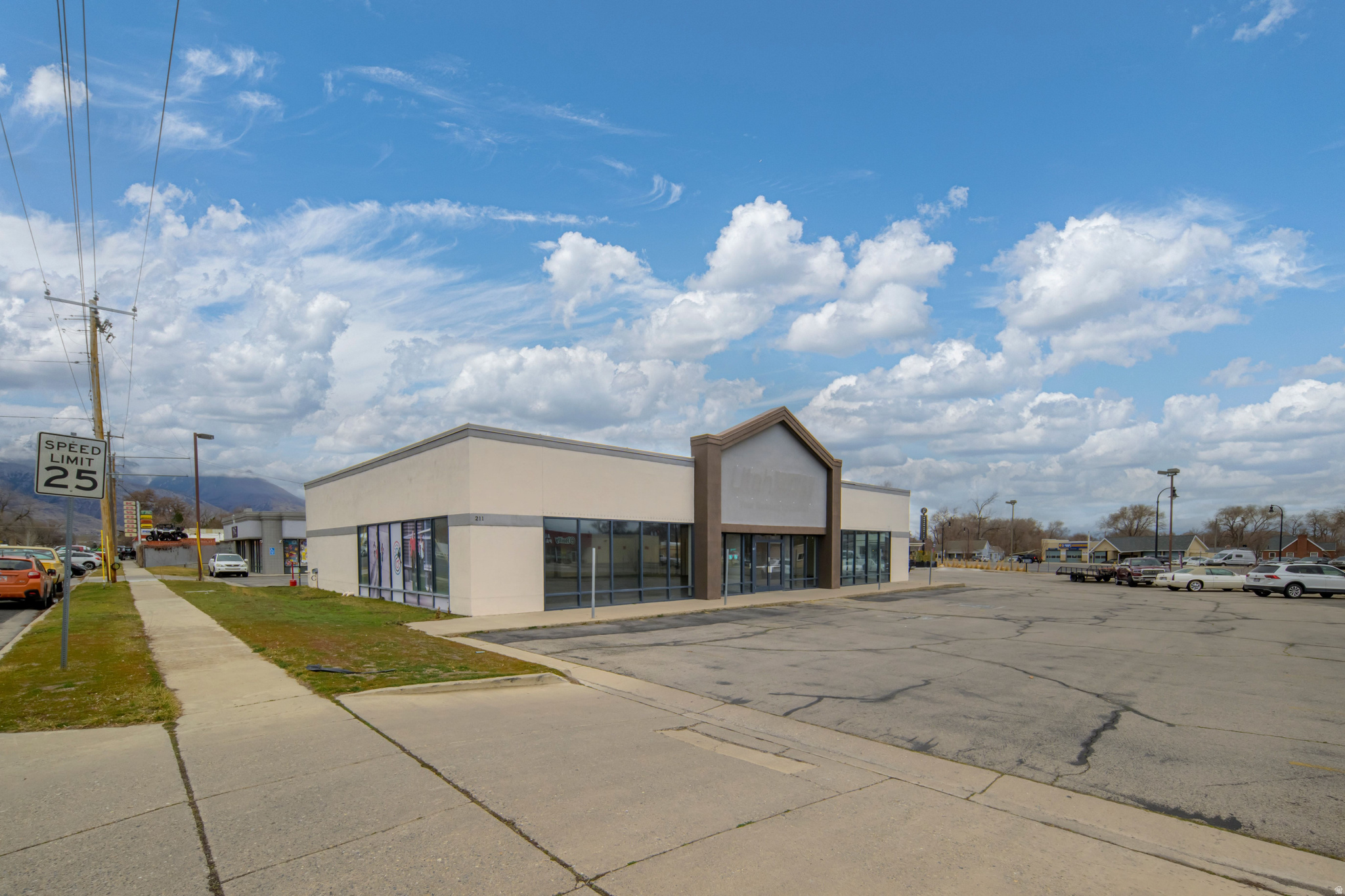 UTAH PLAZA - Commercial Sale