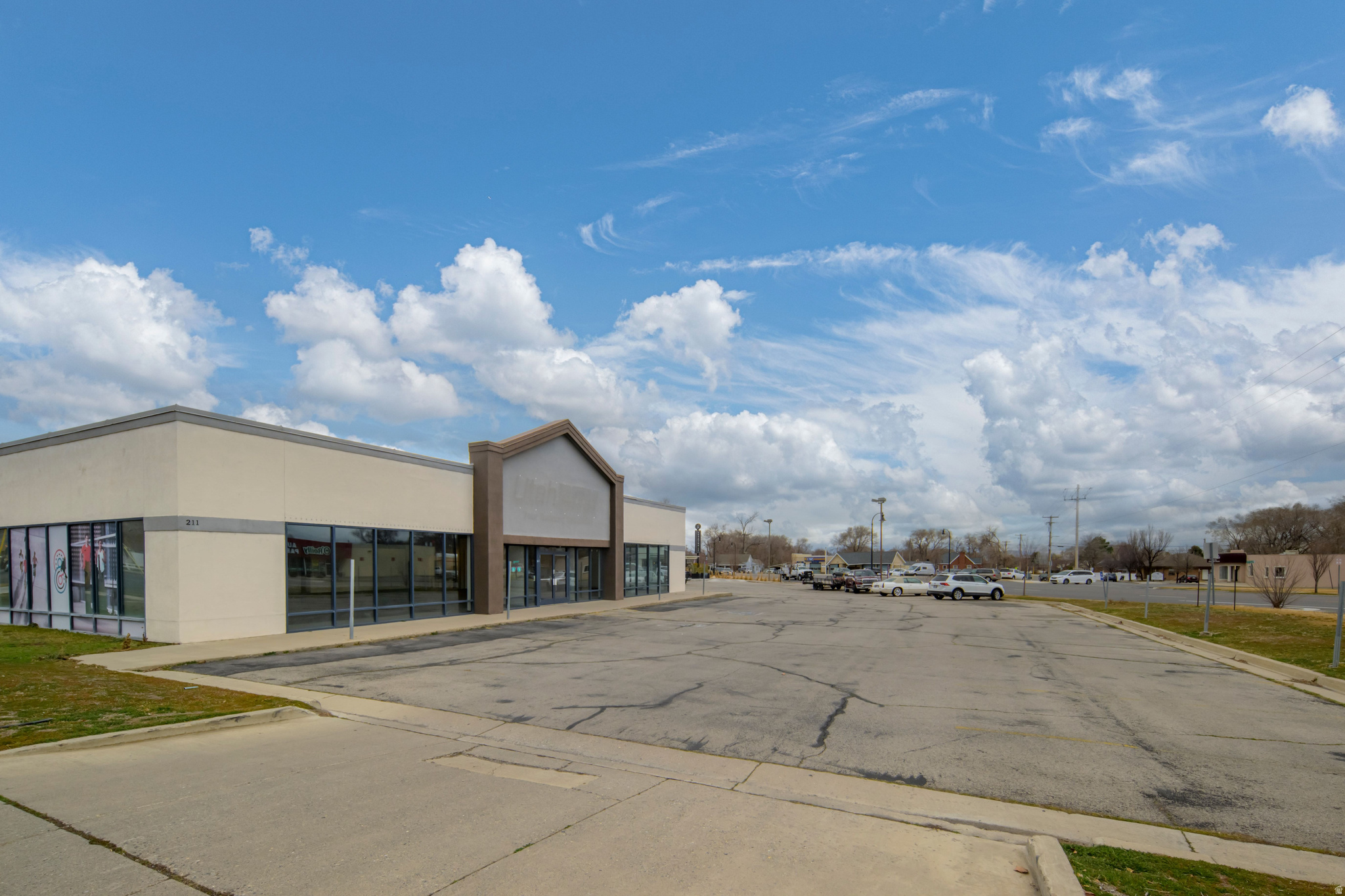 UTAH PLAZA - Commercial Sale