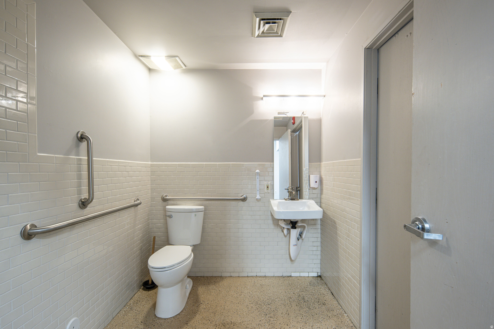 UTAH PLAZA - Commercial Sale